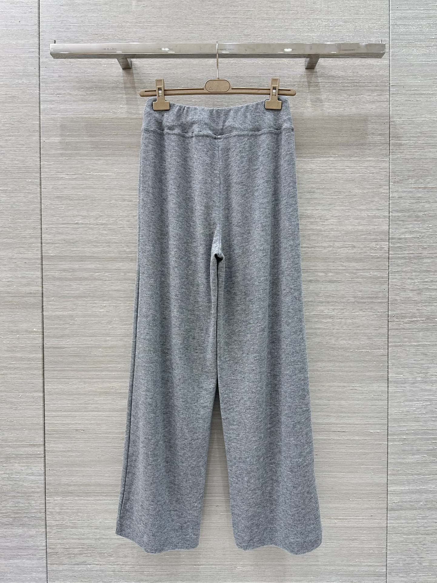 Alo 25 Spring-Summer Female Suit: Lazy, Stylish, and Versatile Fit - 图片 8