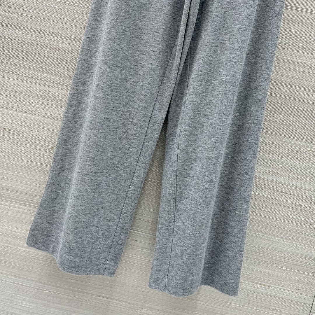 Alo 25 Spring-Summer Female Suit: Lazy, Stylish, and Versatile Fit - 图片 6