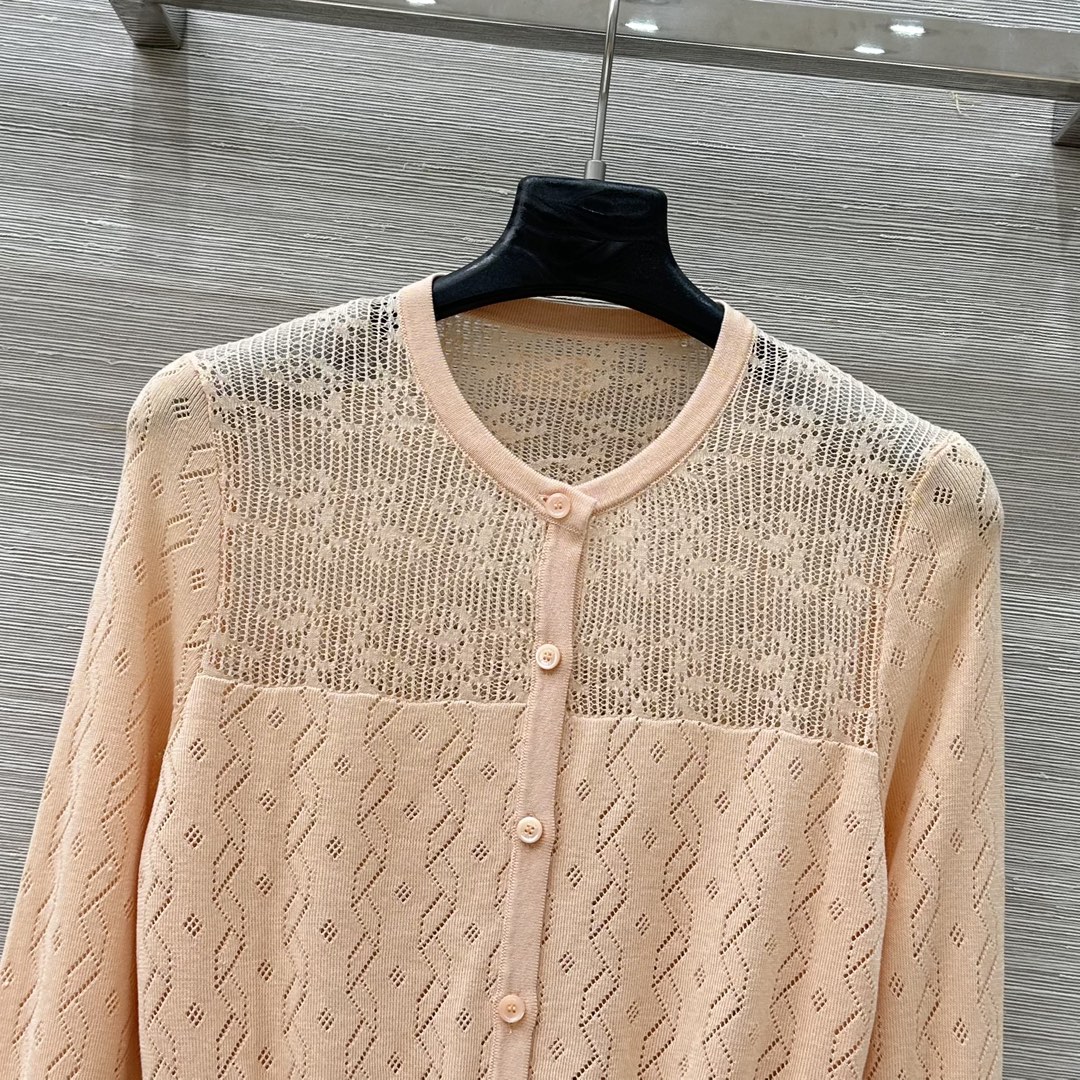 Chlo 25 Springs: Stylish, Cozy, High-Quality Orange Vest with Charming Collar. - 图片 2