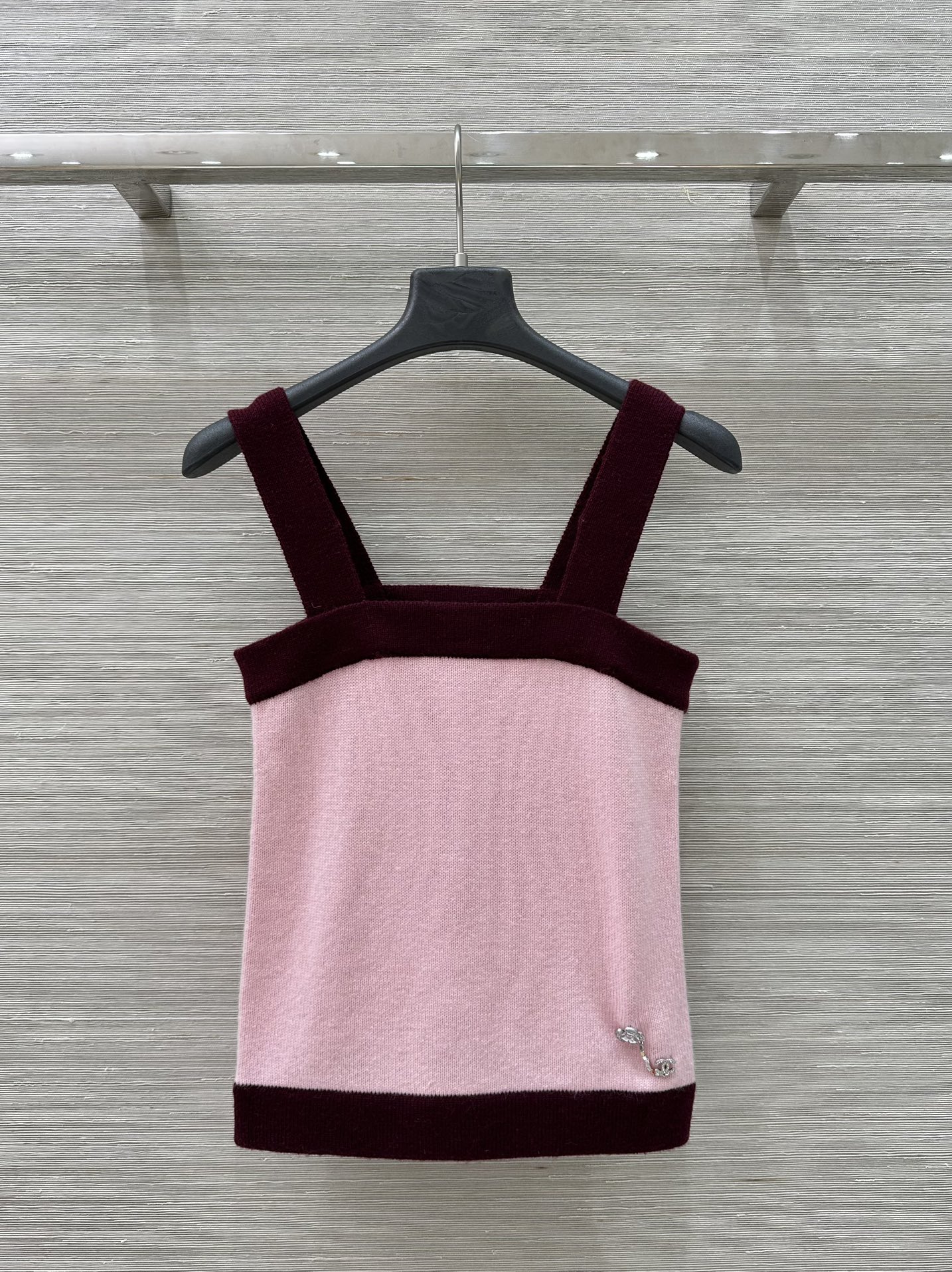 [Chanel Women