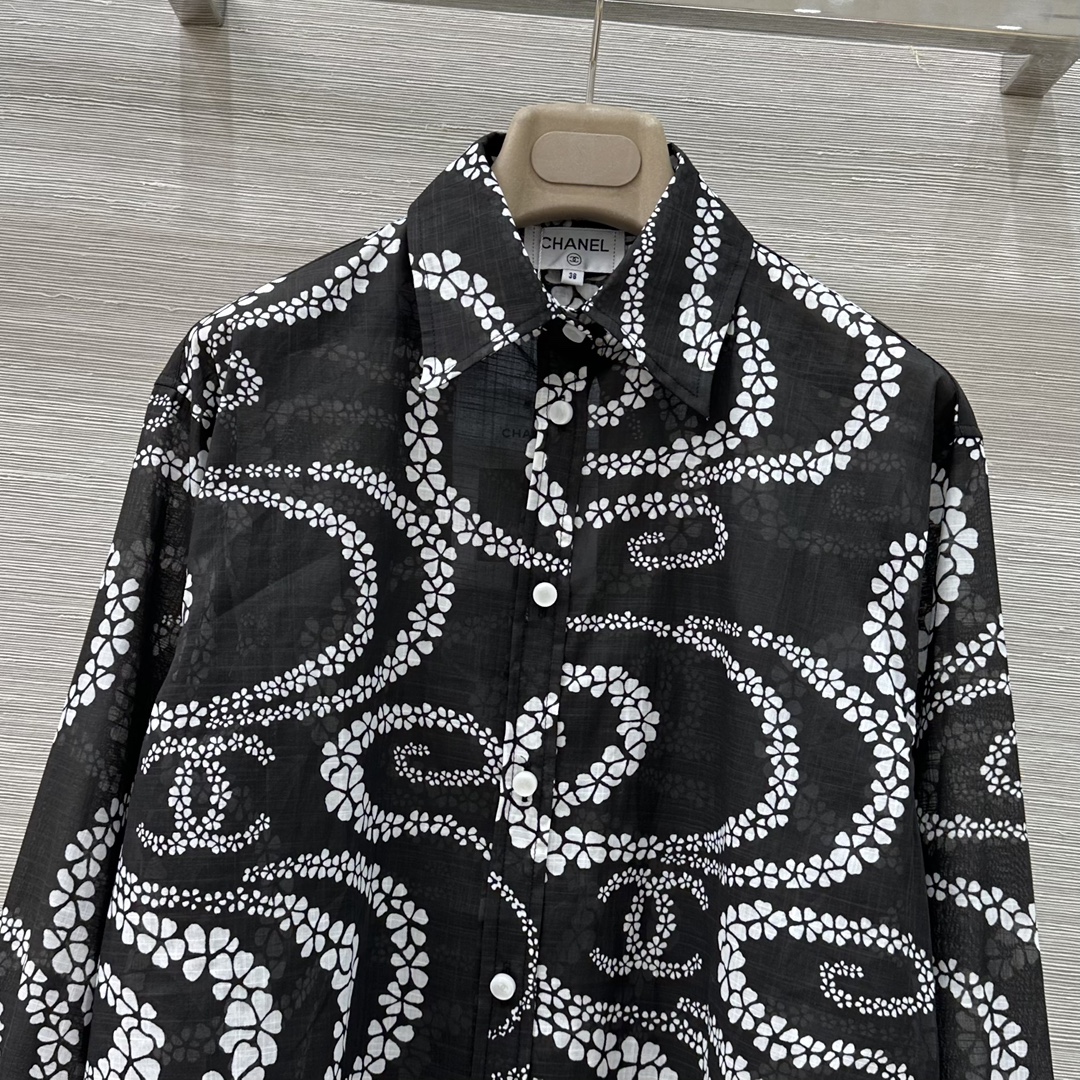 [Chanel Women