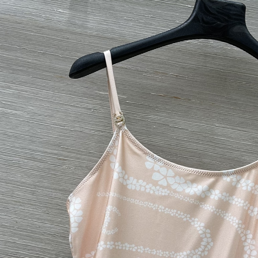 Ch* 25C Chain-Printed Swimsuit: Quality One-Size-Fits-All Design with Customizable Material - 图片 3