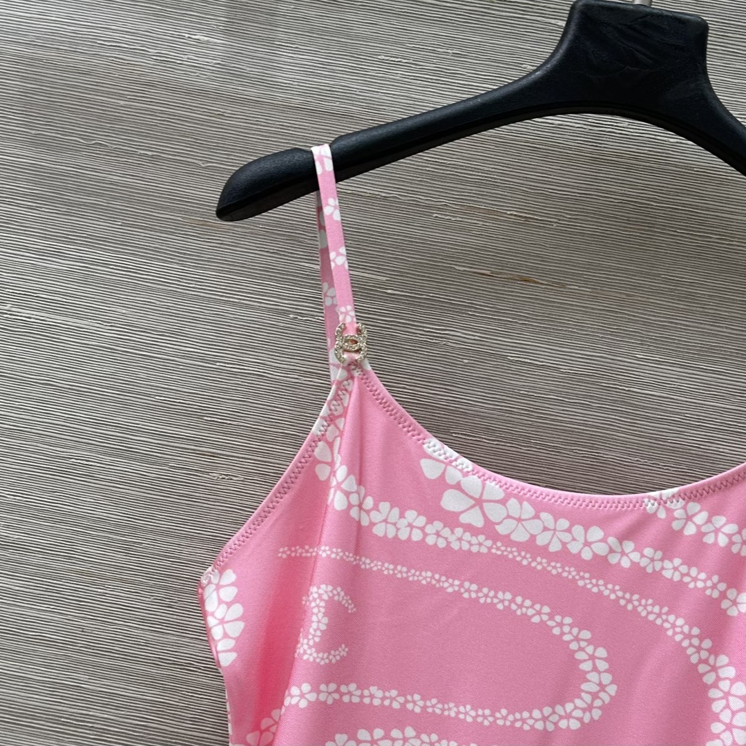 Ch* 25C Chain-Printed Swimsuit: Original Quality, Customizable Material, Perfect Design - 图片 3