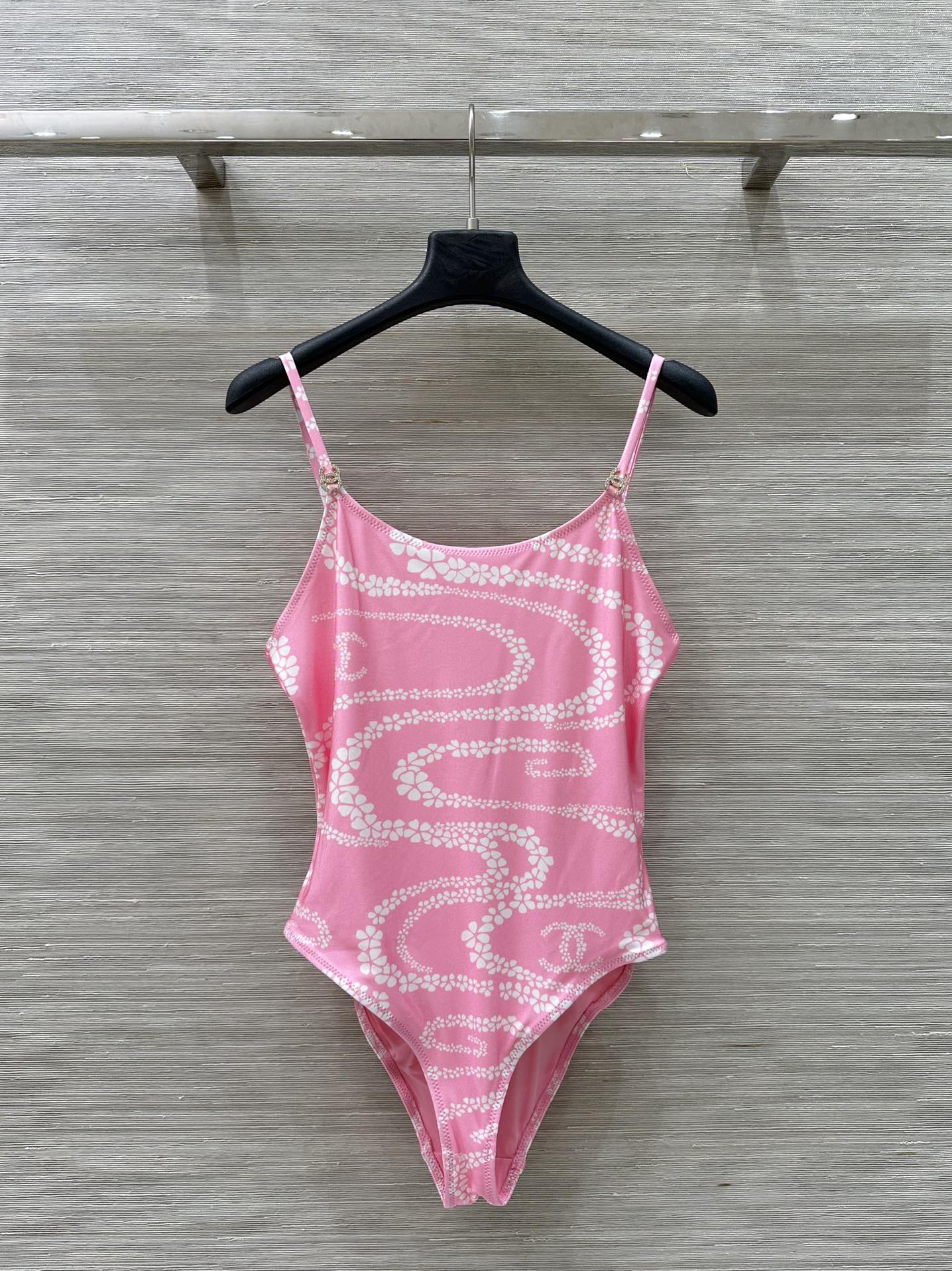 Ch* 25C Chain-Printed Swimsuit: Original Quality, Customizable Material, Perfect Design