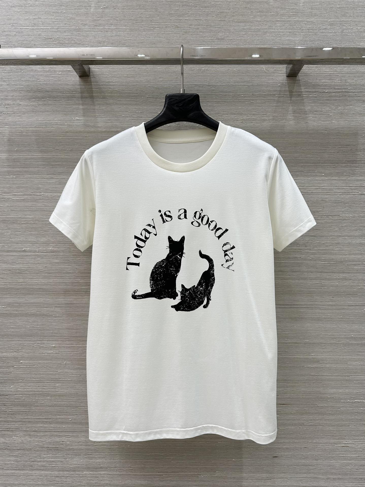 “MoCo College Women’s Original Cotton T-shirts: Luxurious, Customized, and Imported Quality”