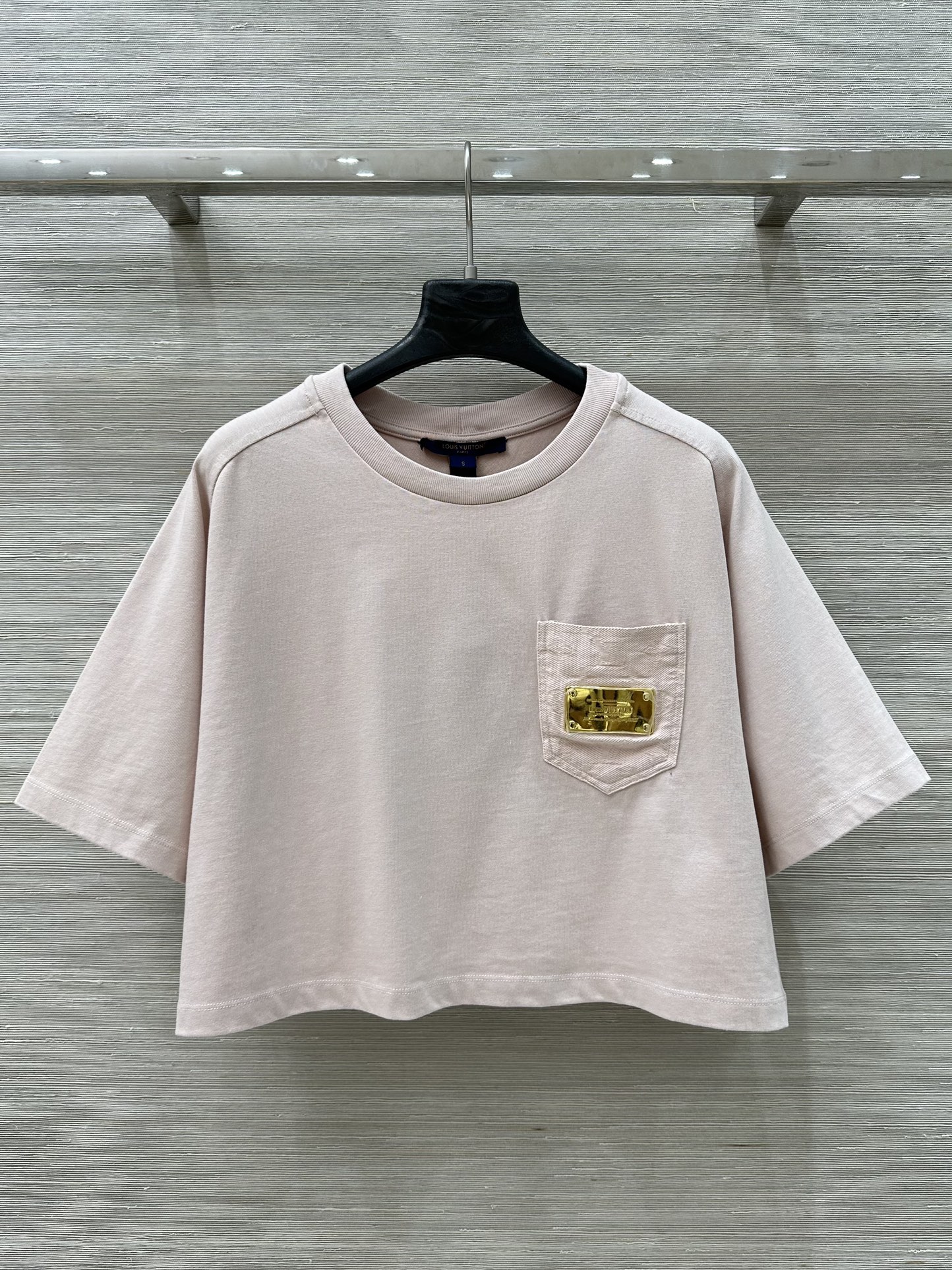 “Exclusive Launch: Romantique Series Lou 25 Half-Skirt Suit with Cowboy Style” - 图片 2