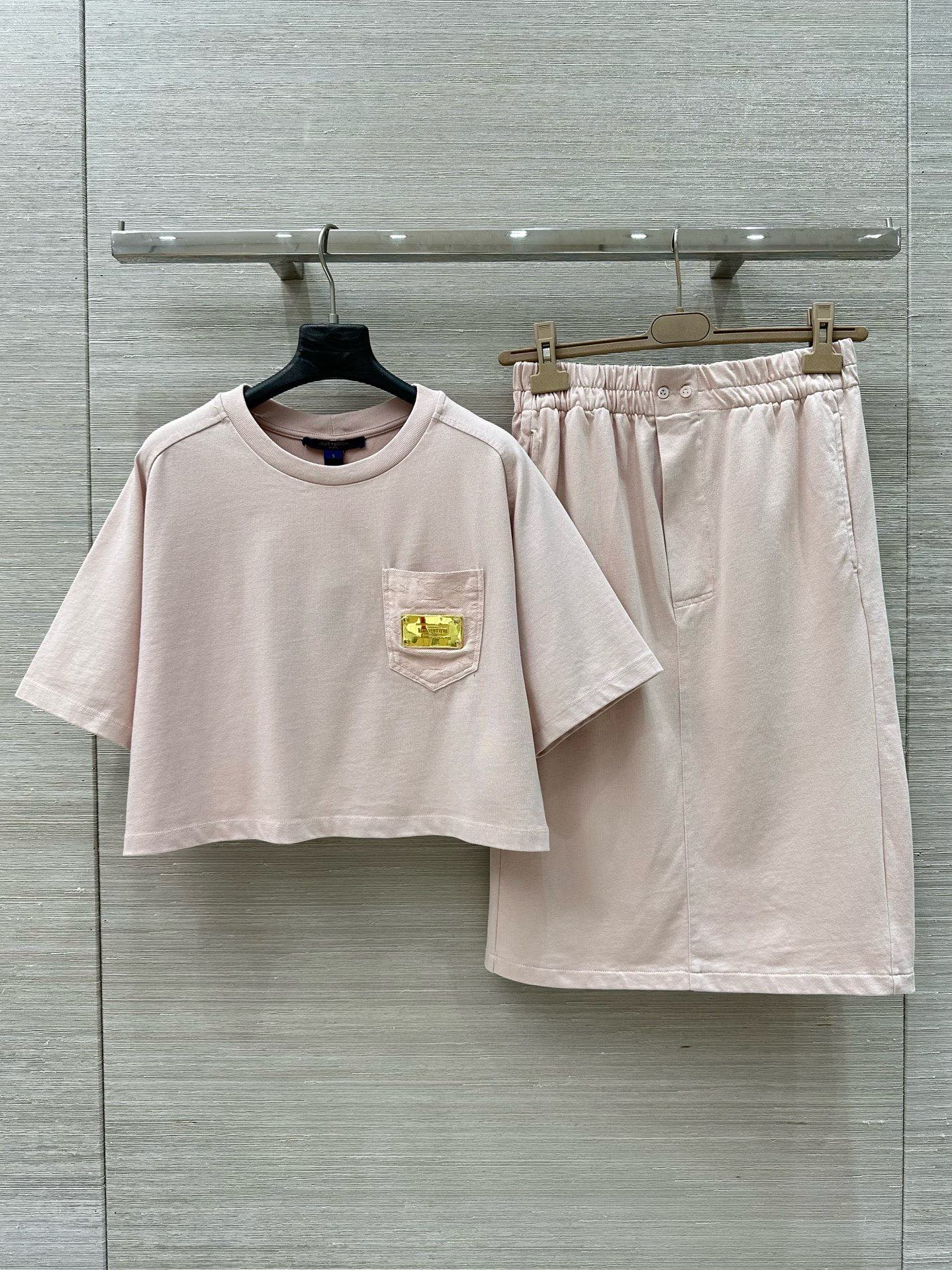 “Exclusive Launch: Romantique Series Lou 25 Half-Skirt Suit with Cowboy Style” - 图片 1