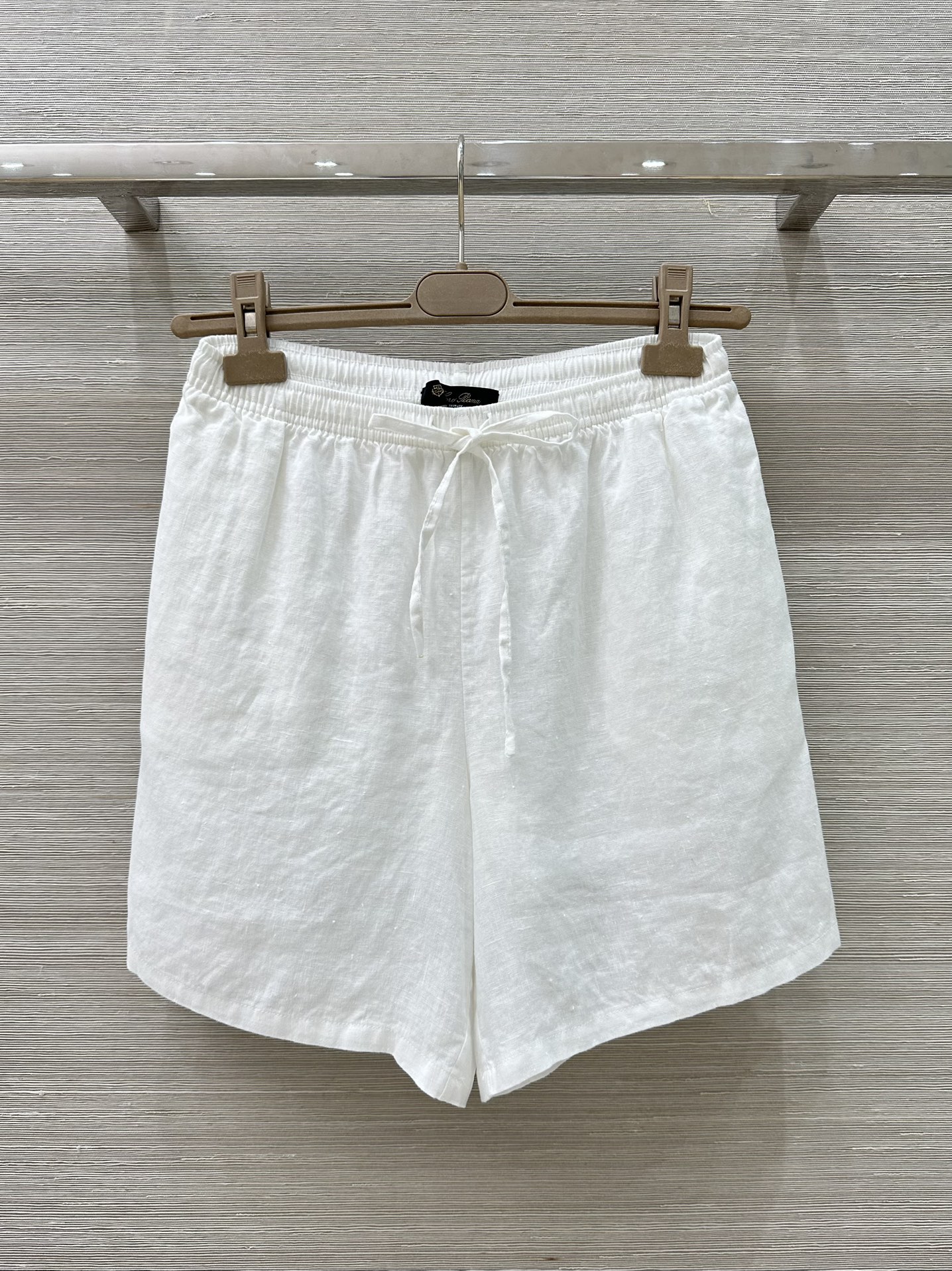 High-Quality White Linen Shorts for Women: Exclusive, Classic, Elegant Design - 图片 2