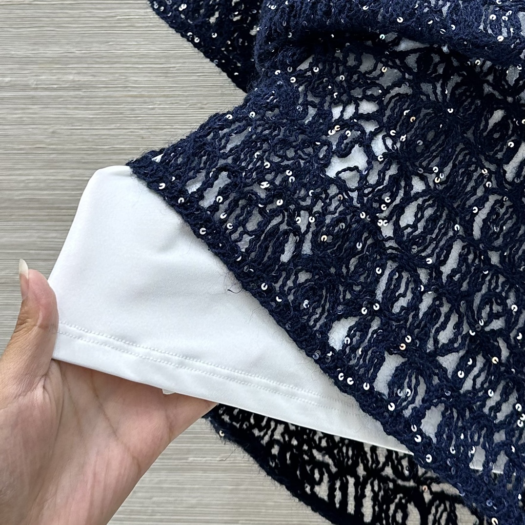 High-End Women’s Suit: Original, Ferocious Design with Exclusive Packing for Monolithic Quality - 图片 7