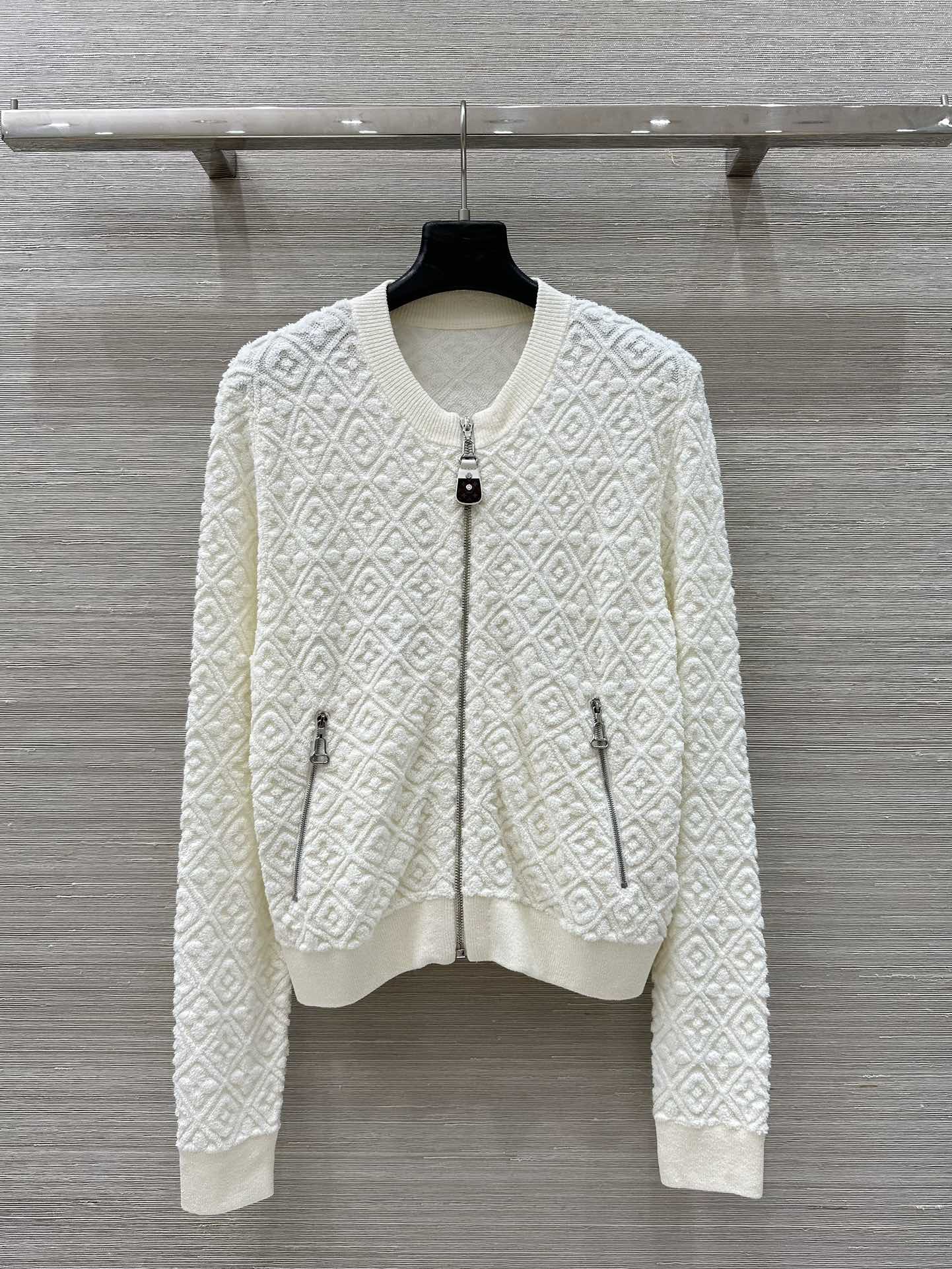 Exclusive Package: P1035 One-Size-Fits-All Dress with Stereo Monogram Knitting Suit - 图片 2