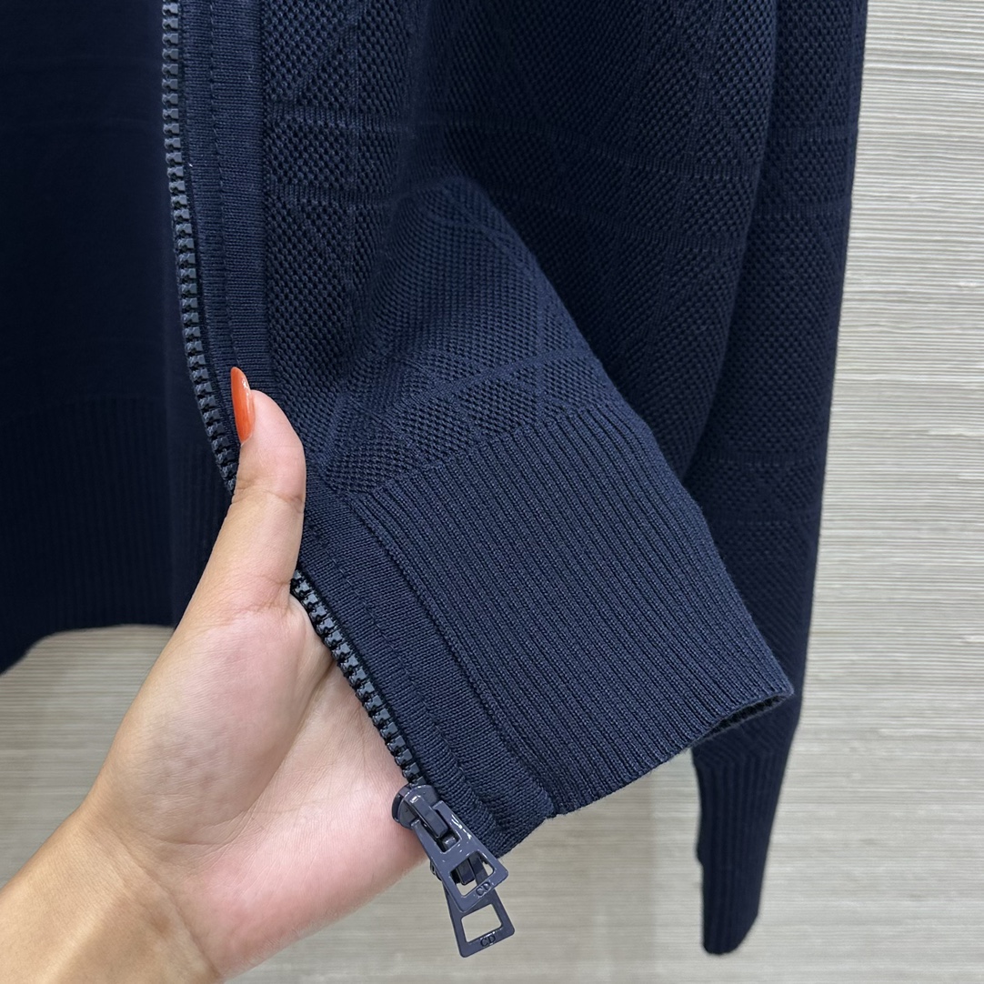 New Fall/Winter Bee-Sweet Embroidery Suit for Lazy and Leisure-Free Style - 图片 7