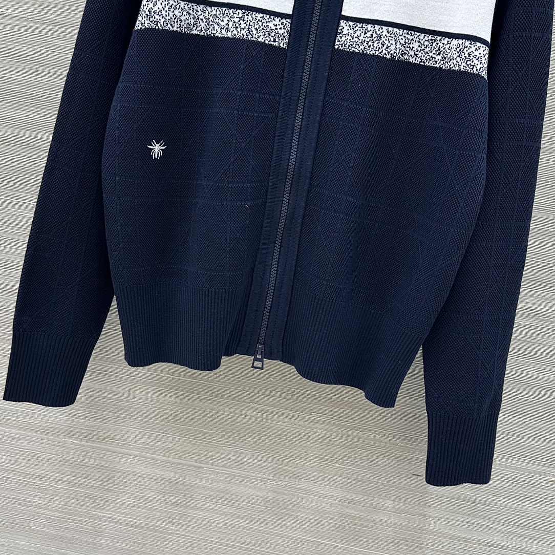 New Fall/Winter Bee-Sweet Embroidery Suit for Lazy and Leisure-Free Style - 图片 5