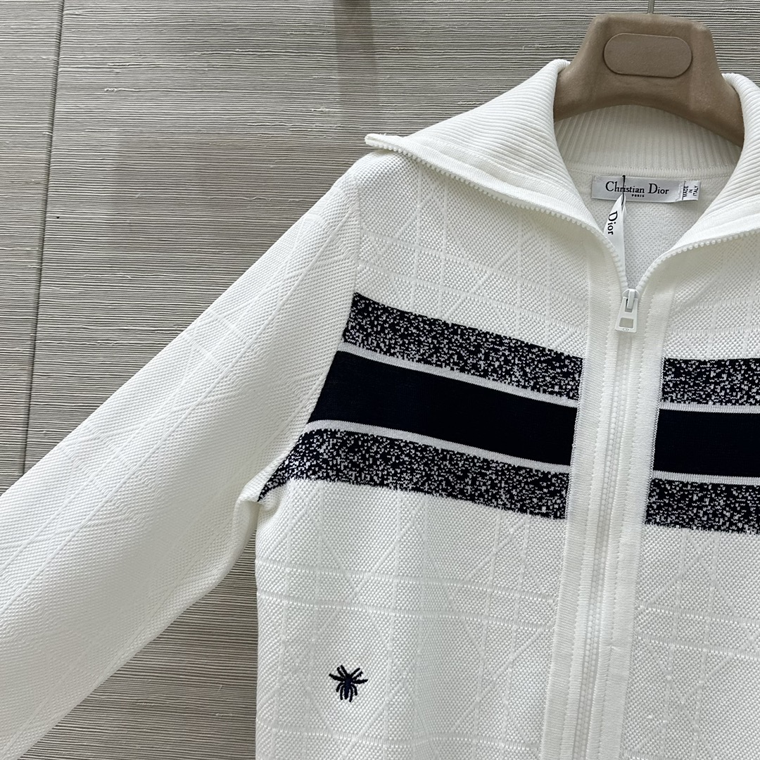 New MissD Fall/Winter Suit: Naval Wind Design, Bee Embroidery, Lazy Chic Style - 图片 4