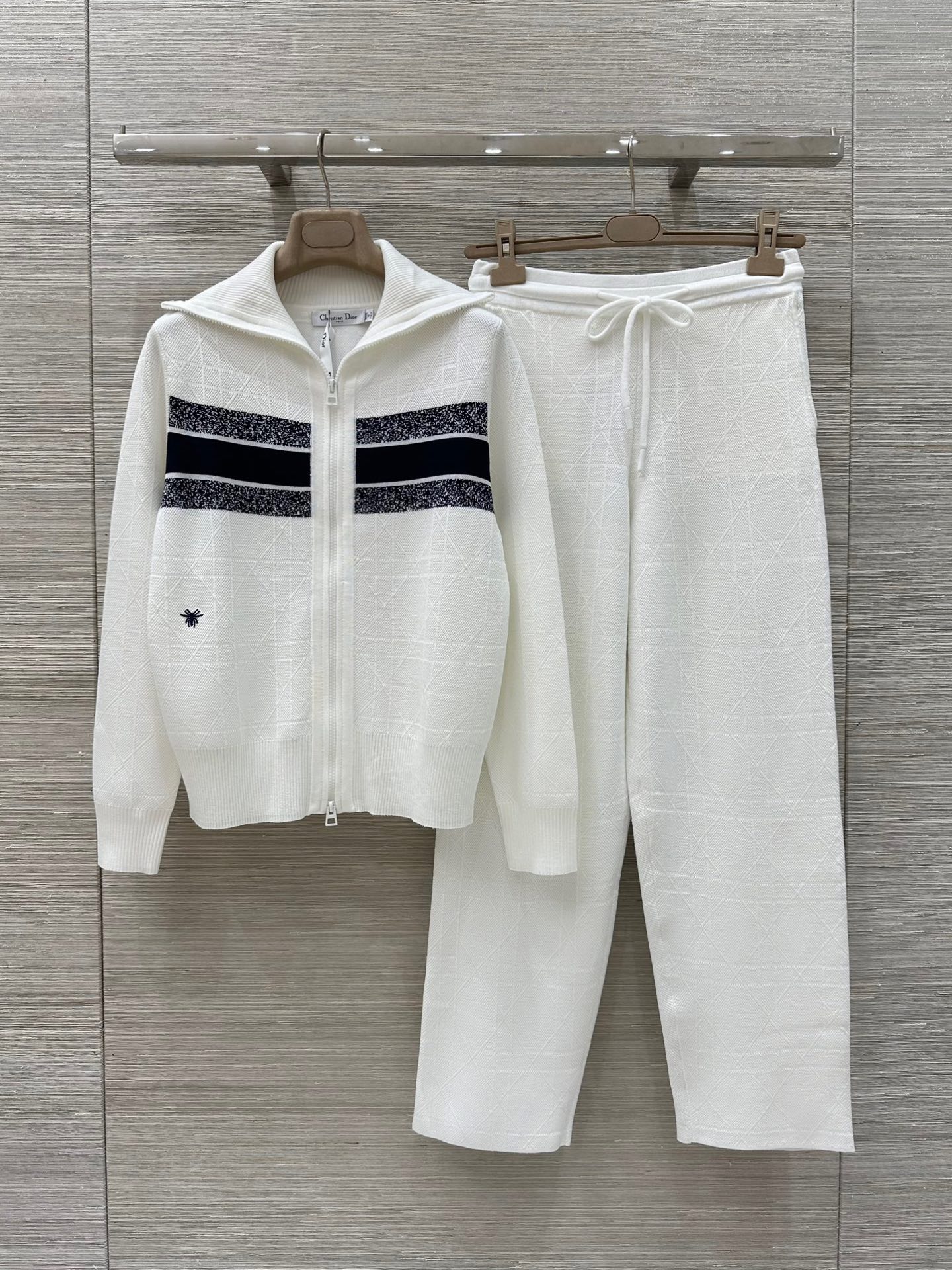 New MissD Fall/Winter Suit: Naval Wind Design, Bee Embroidery, Lazy Chic Style - 图片 1