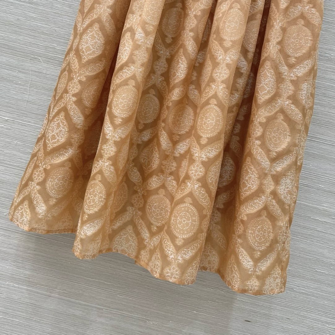 High-End Female Suit with Silk Shirt and Skirt: Elegant Design and Custom-Made Details - 图片 6