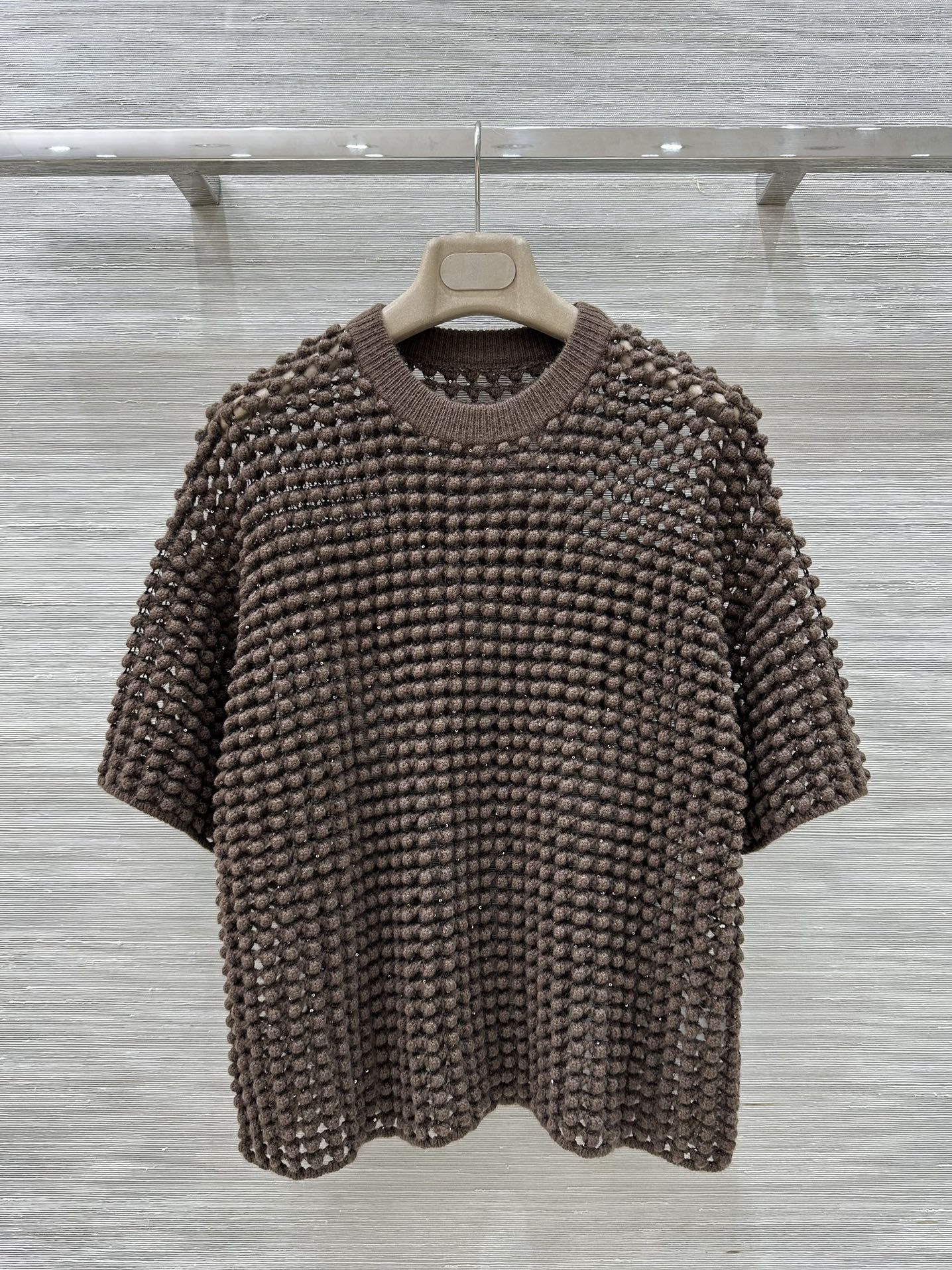 Luxury Hand-Woven Women’s Suit with Classic Style and Exclusive Quality