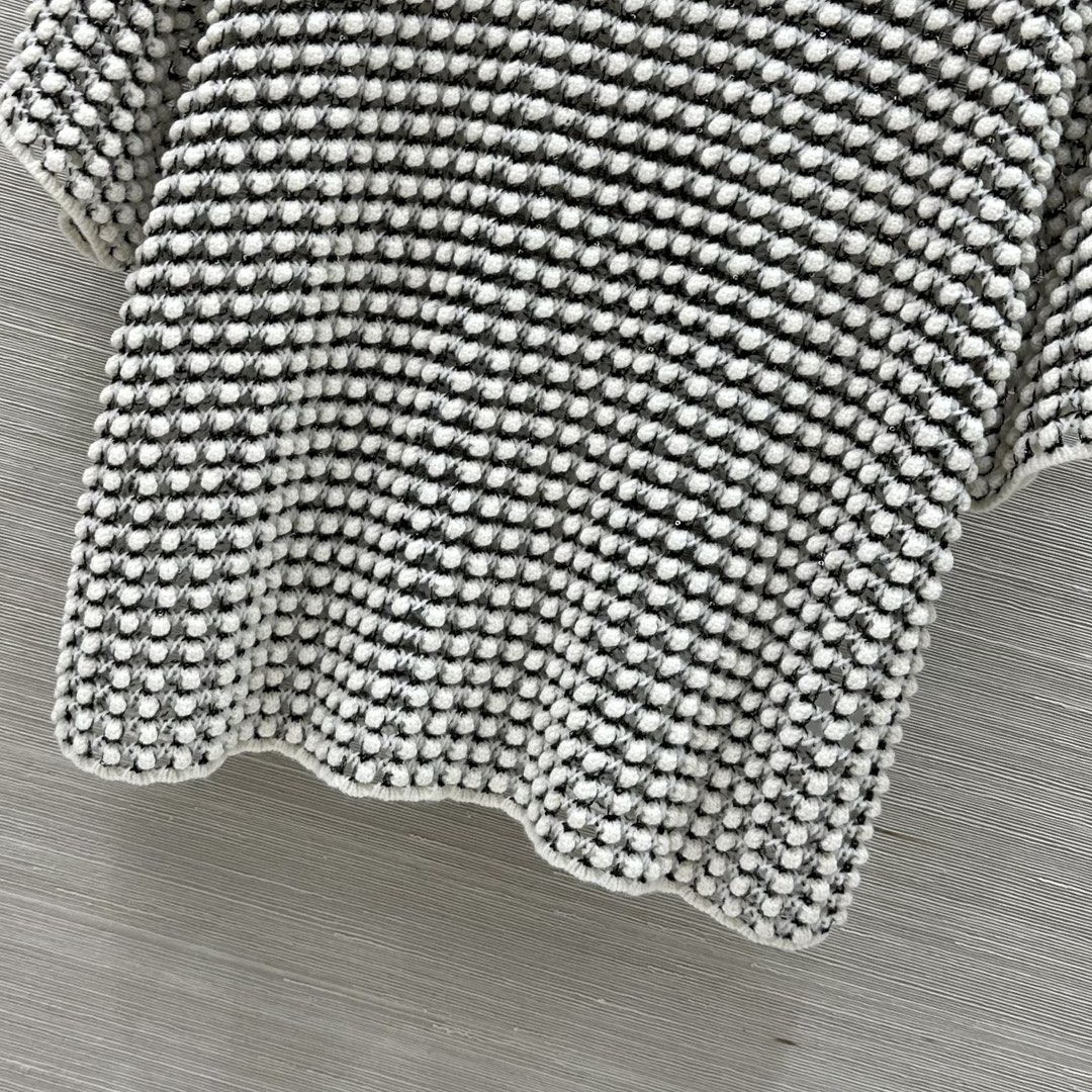 Exclusive Original Women’s Suit: Handcrafted Luxury with Classic Elegance - 图片 6