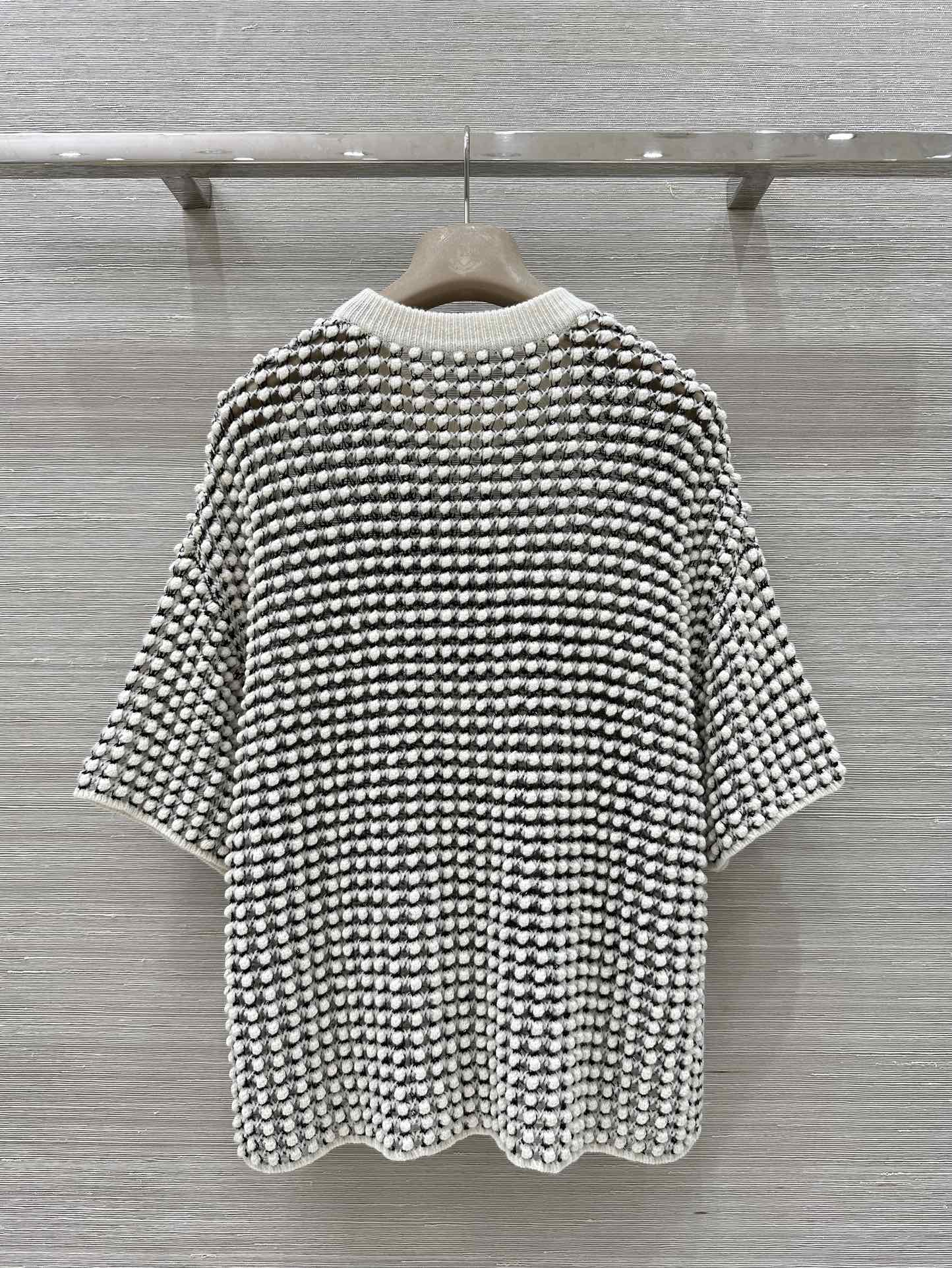 Exclusive Original Women’s Suit: Handcrafted Luxury with Classic Elegance - 图片 9