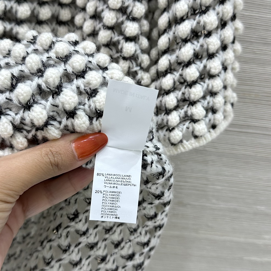Exclusive Original Women’s Suit: Handcrafted Luxury with Classic Elegance - 图片 8