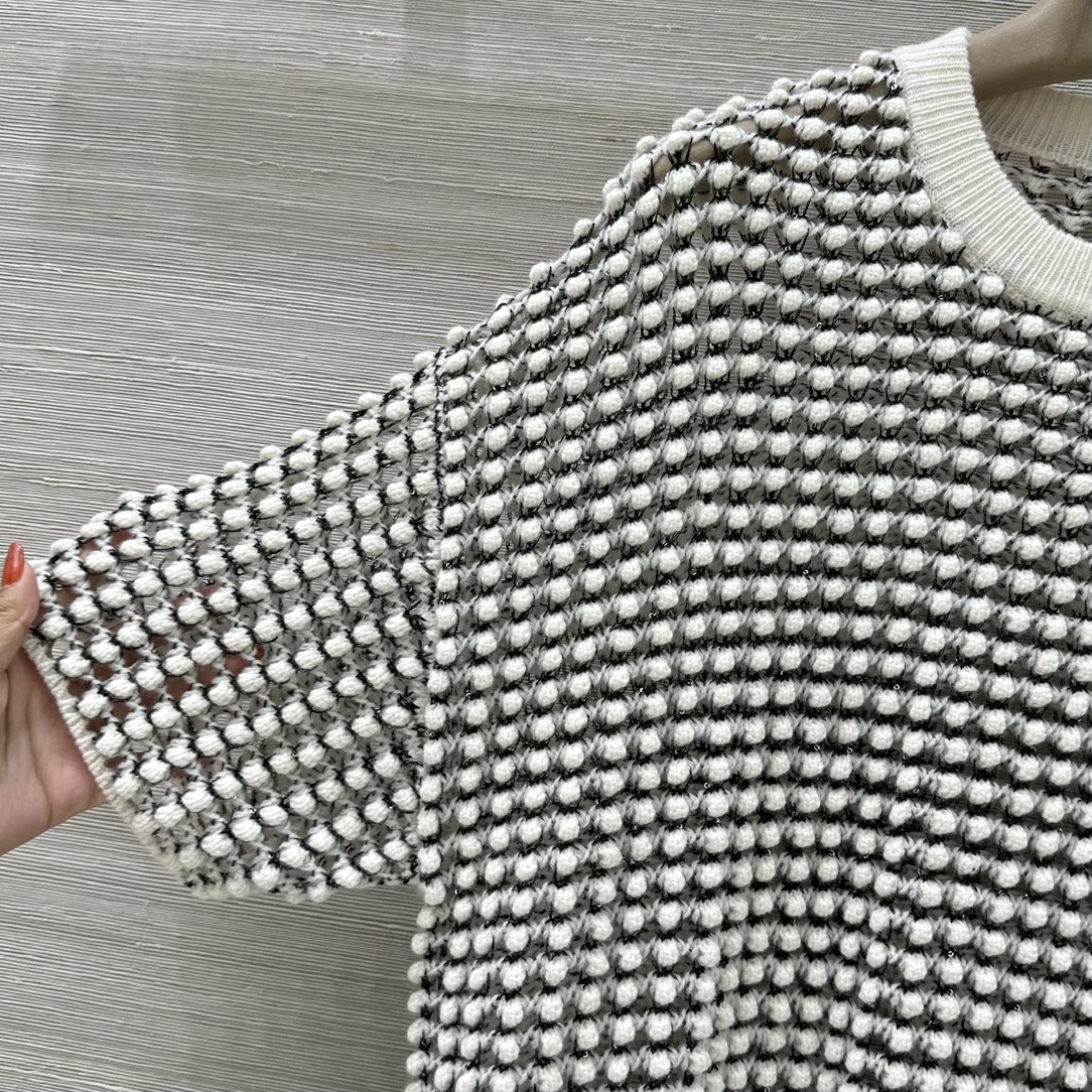 Exclusive Original Women’s Suit: Handcrafted Luxury with Classic Elegance - 图片 3