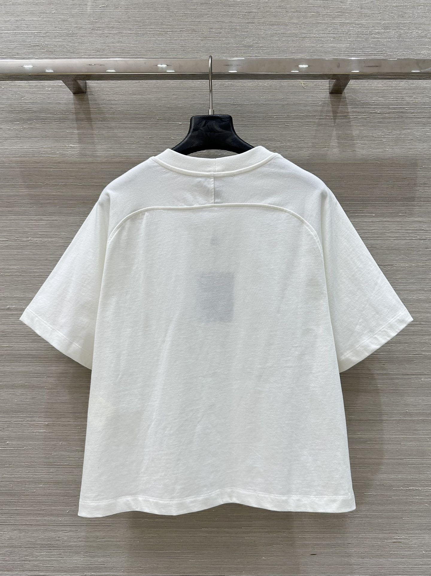 “Romantique Series: Monogram Cowboys Short-Sleeved T-Shirt in Cotton Knitting” - 图片 8