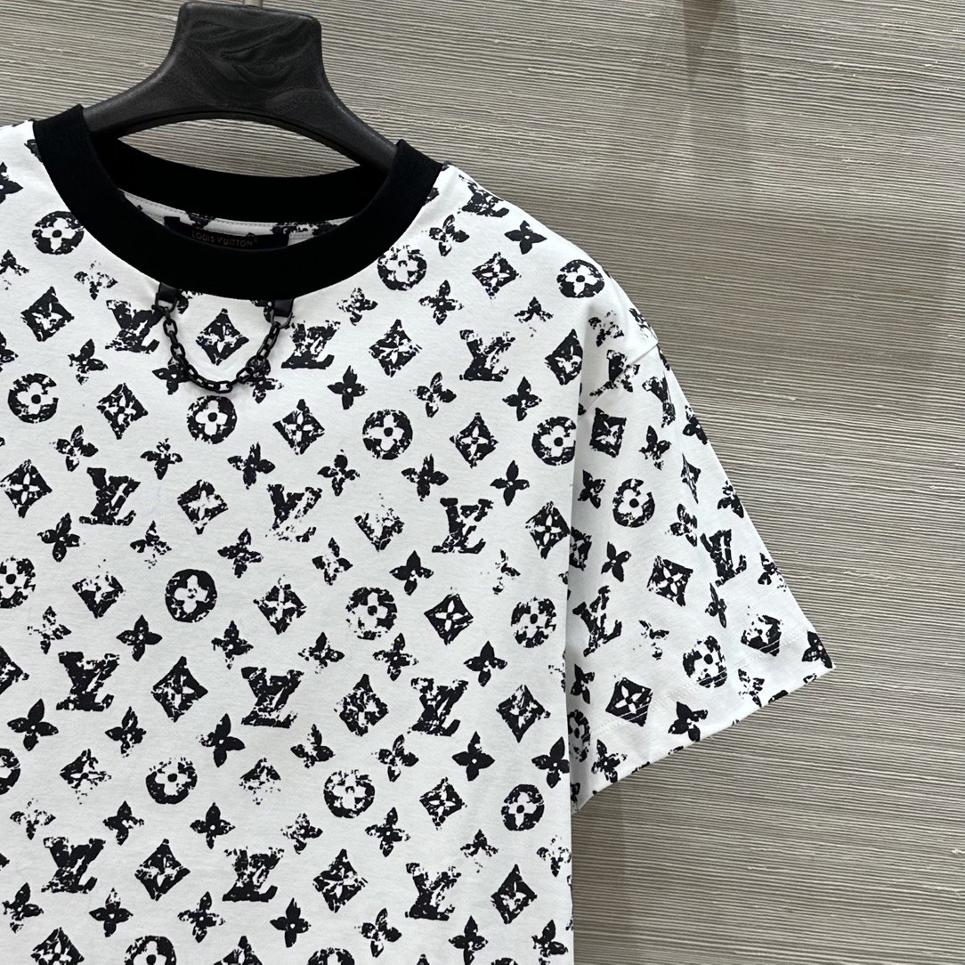“Stylish Women’s Suit: Lou* 25 Spring Summer T-shirt with Metal Chain Decoration” - 图片 4