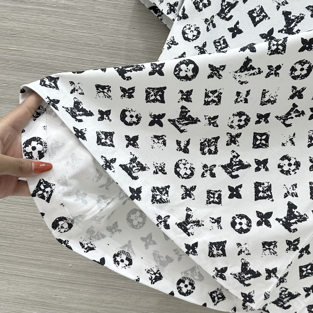 “Stylish Women’s Suit: Lou* 25 Spring Summer T-shirt with Metal Chain Decoration” - 图片 7