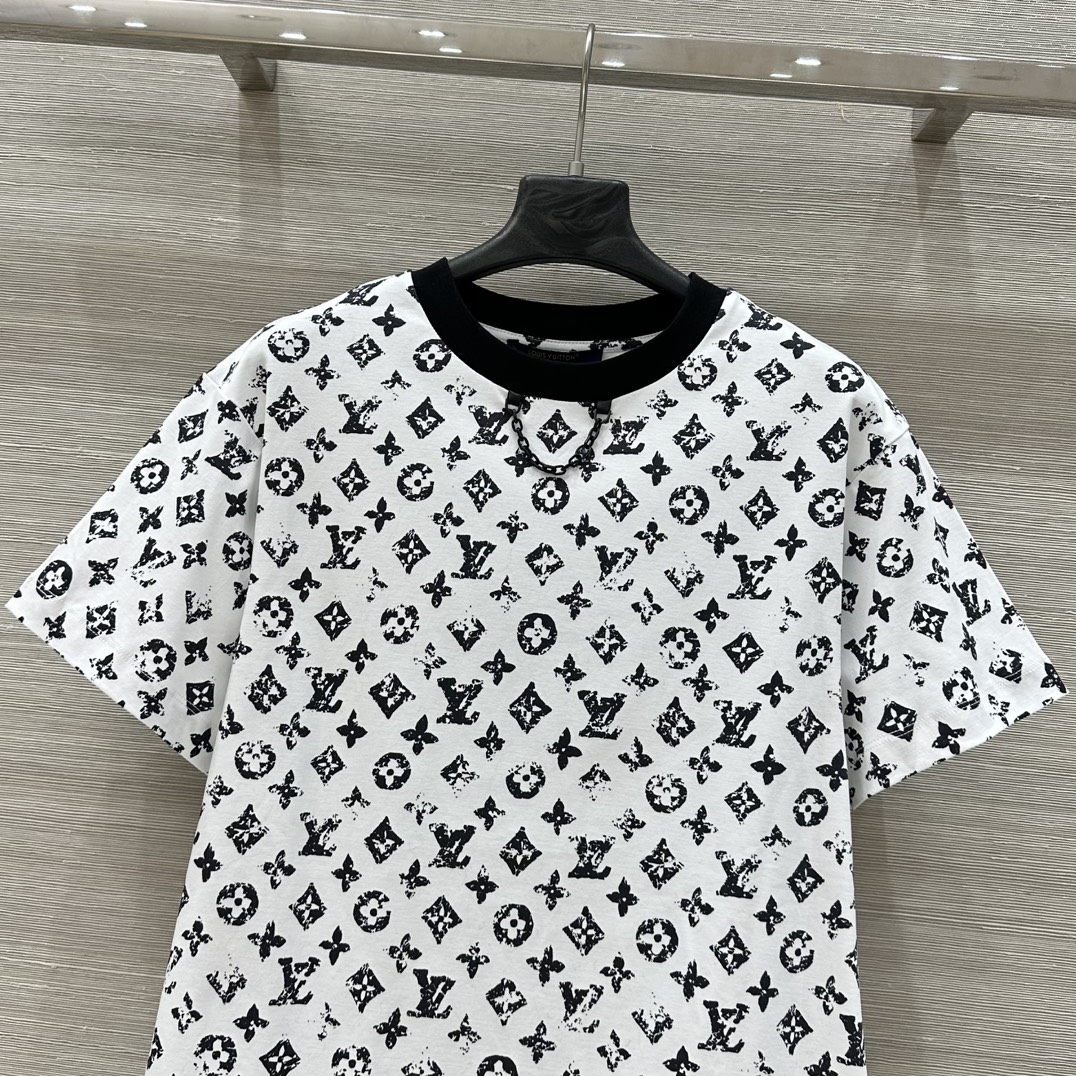 “Stylish Women’s Suit: Lou* 25 Spring Summer T-shirt with Metal Chain Decoration” - 图片 2