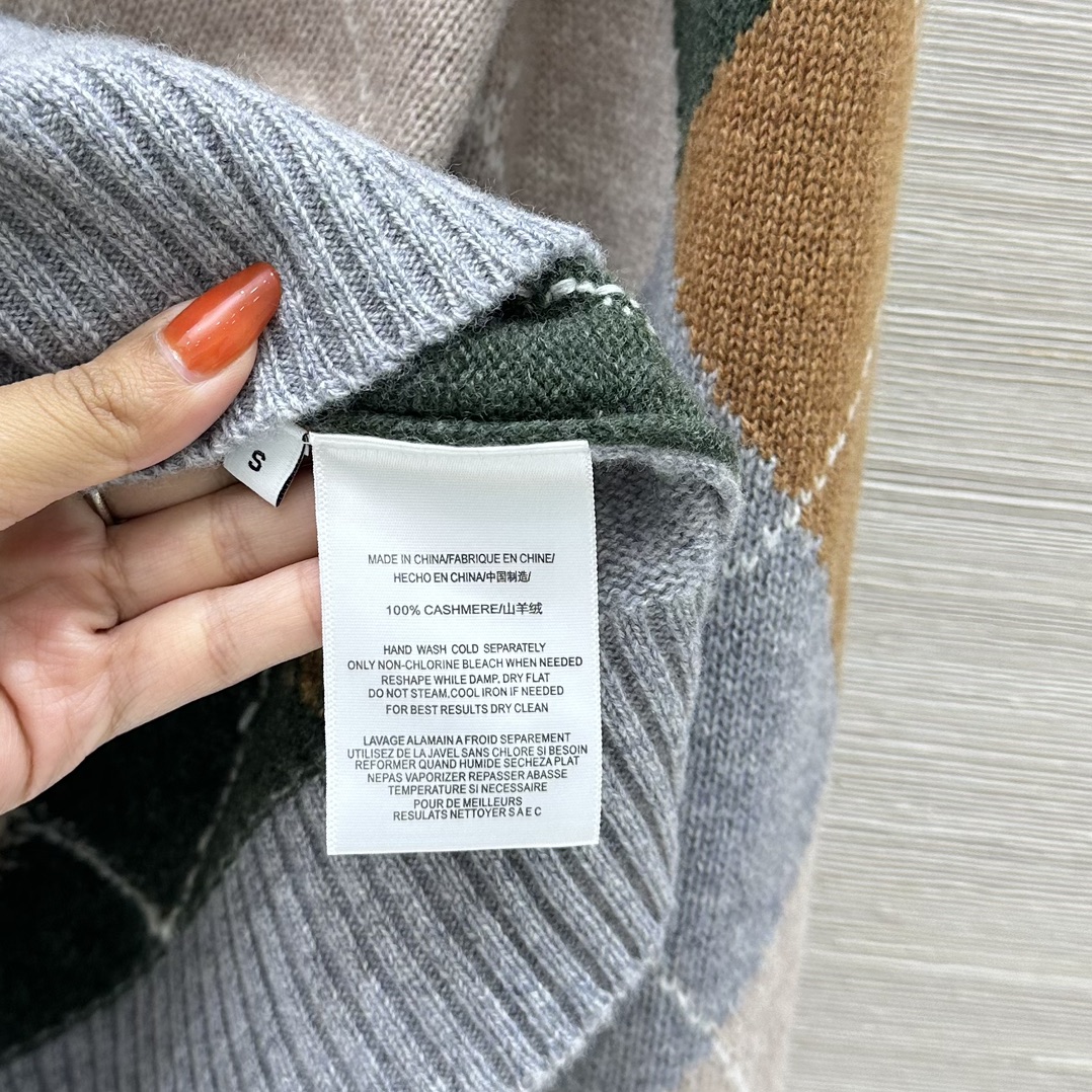 “High-End First-Class Female Suit: Wool, French Court Style, Premium Quality” - 图片 8