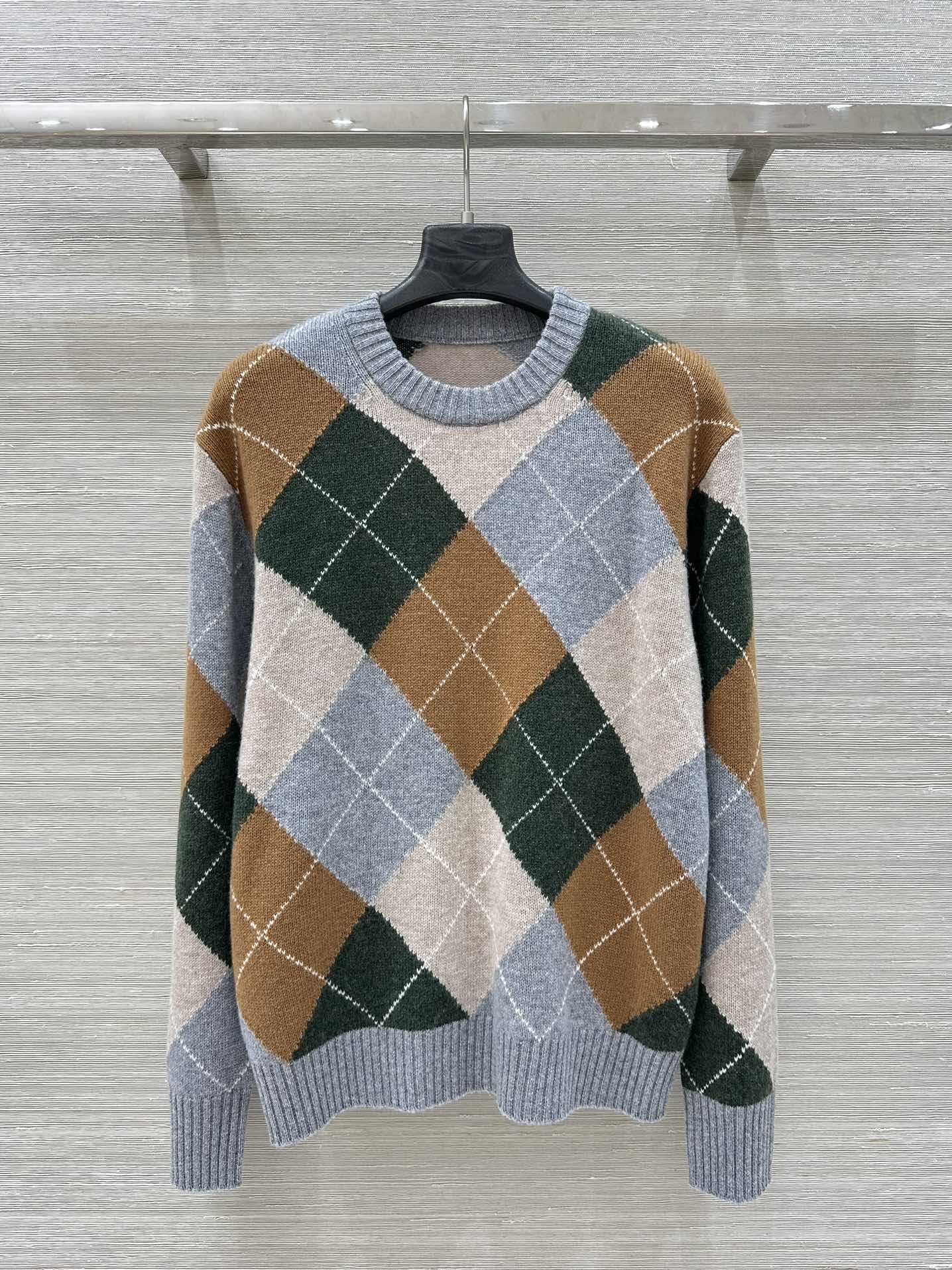 “High-End First-Class Female Suit: Wool, French Court Style, Premium Quality” - 图片 1