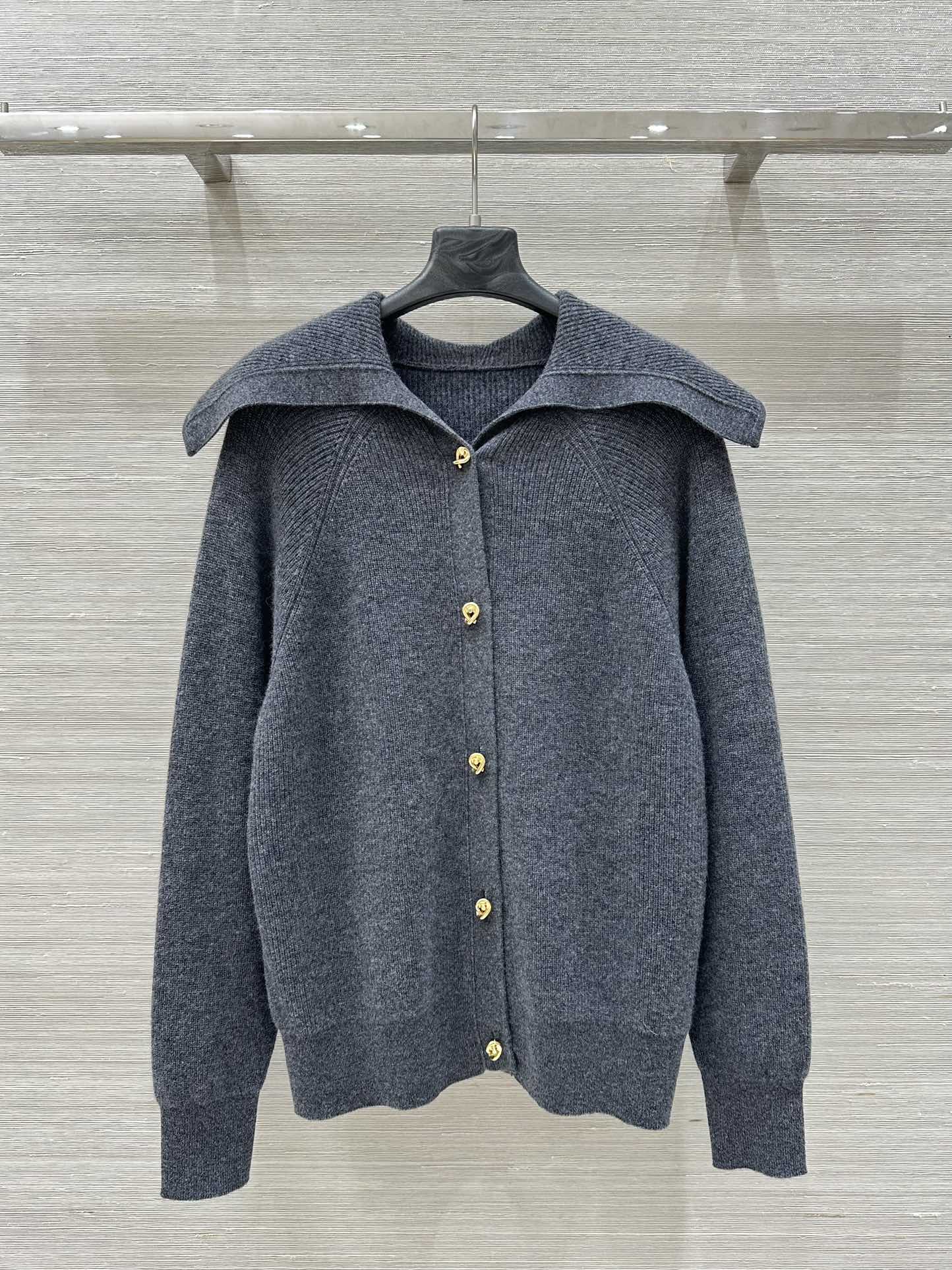 Stylish Copper-Colored Tie Button Cashmere Sweater for Women – P966 Review - 图片 1