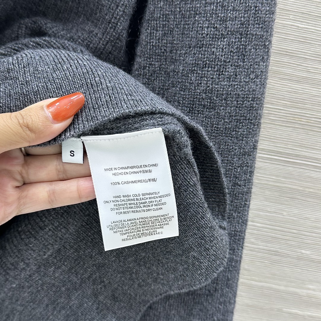 Stylish Copper-Colored Tie Button Cashmere Sweater for Women – P966 Review - 图片 8