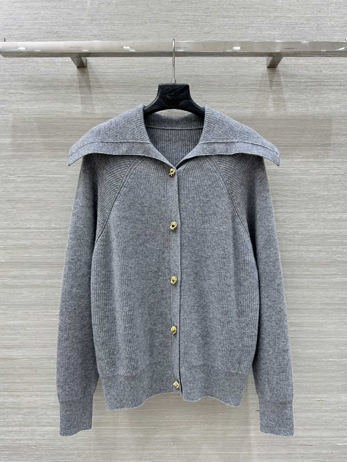 Fashionable Copper-Colored Tie Button Cashmere Sweater for Women: P966 Review - 图片 1