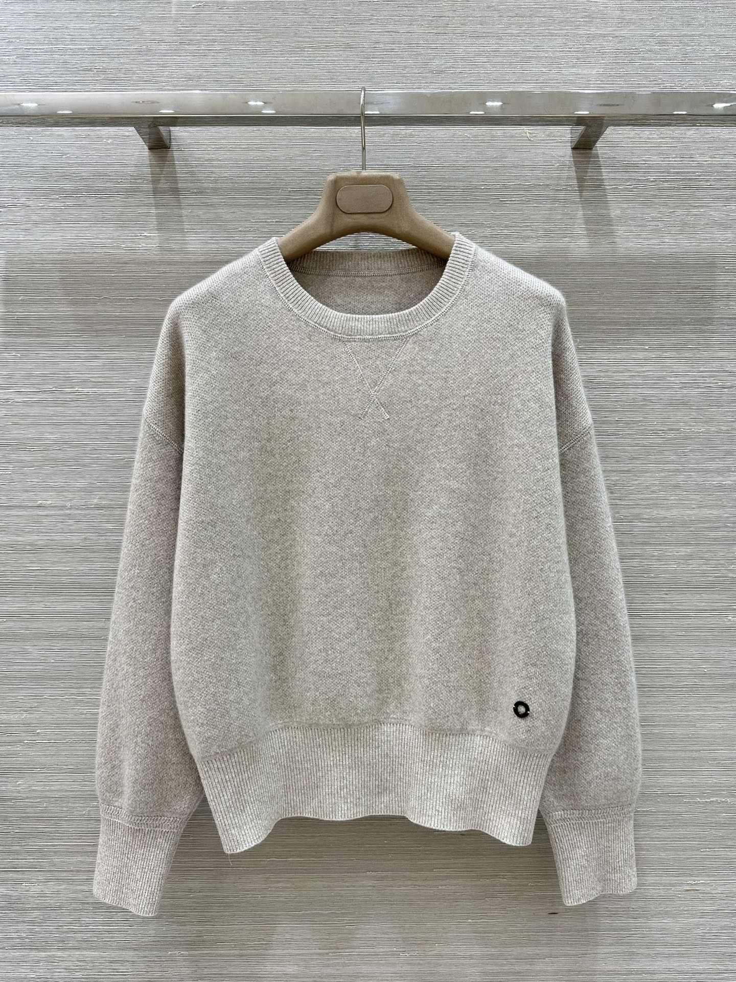 High-End Women’s Wool Suit with Quality Control and Elegant Design - 图片 2