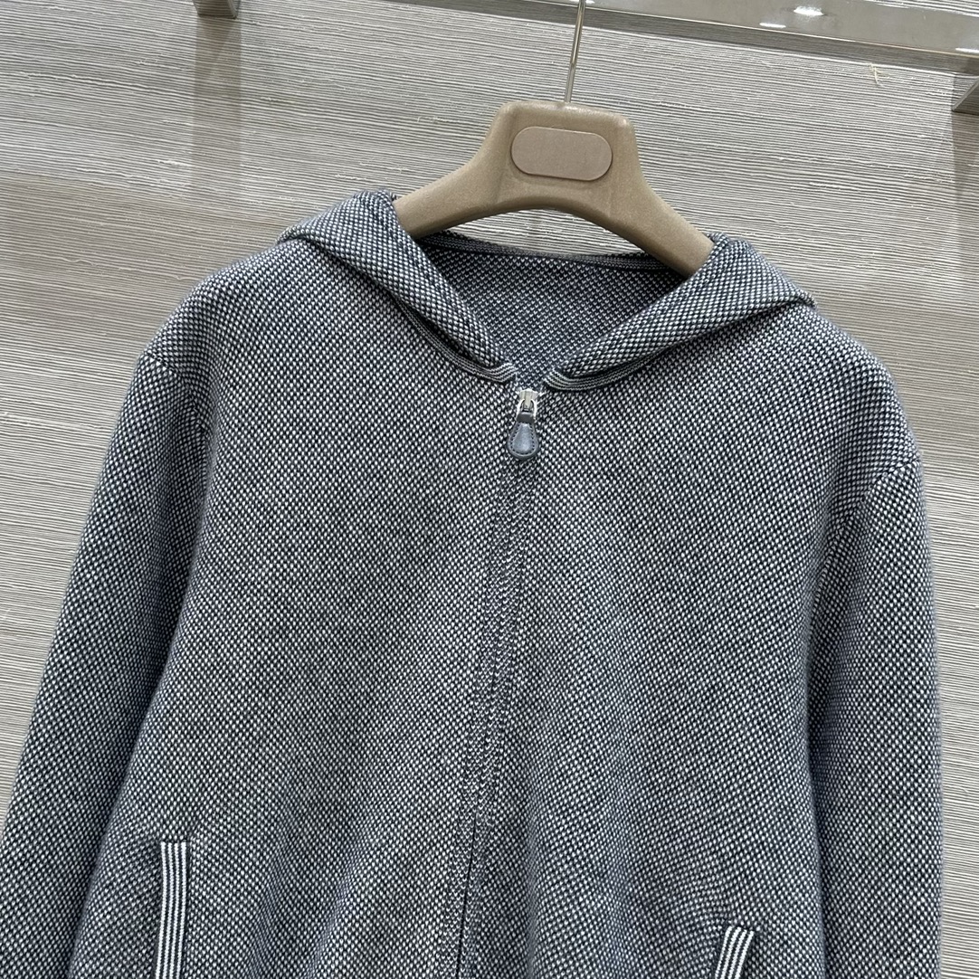 P2024: High-End Two-Colour Hoodie Suit with Quality Control and Velvet Wire. - 图片 3