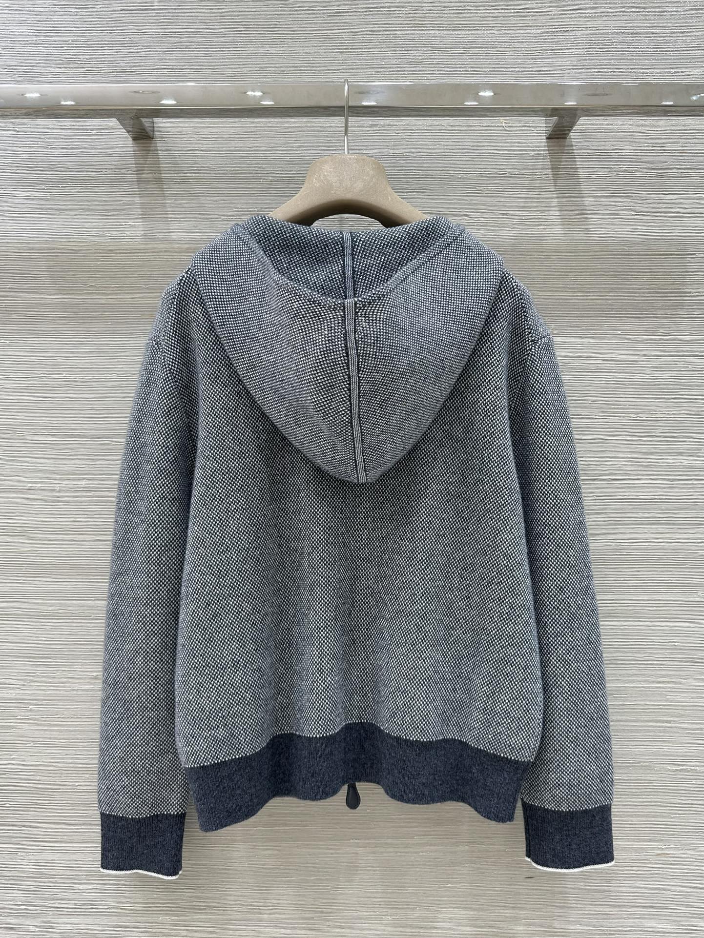 P2024: High-End Two-Colour Hoodie Suit with Quality Control and Velvet Wire. - 图片 9