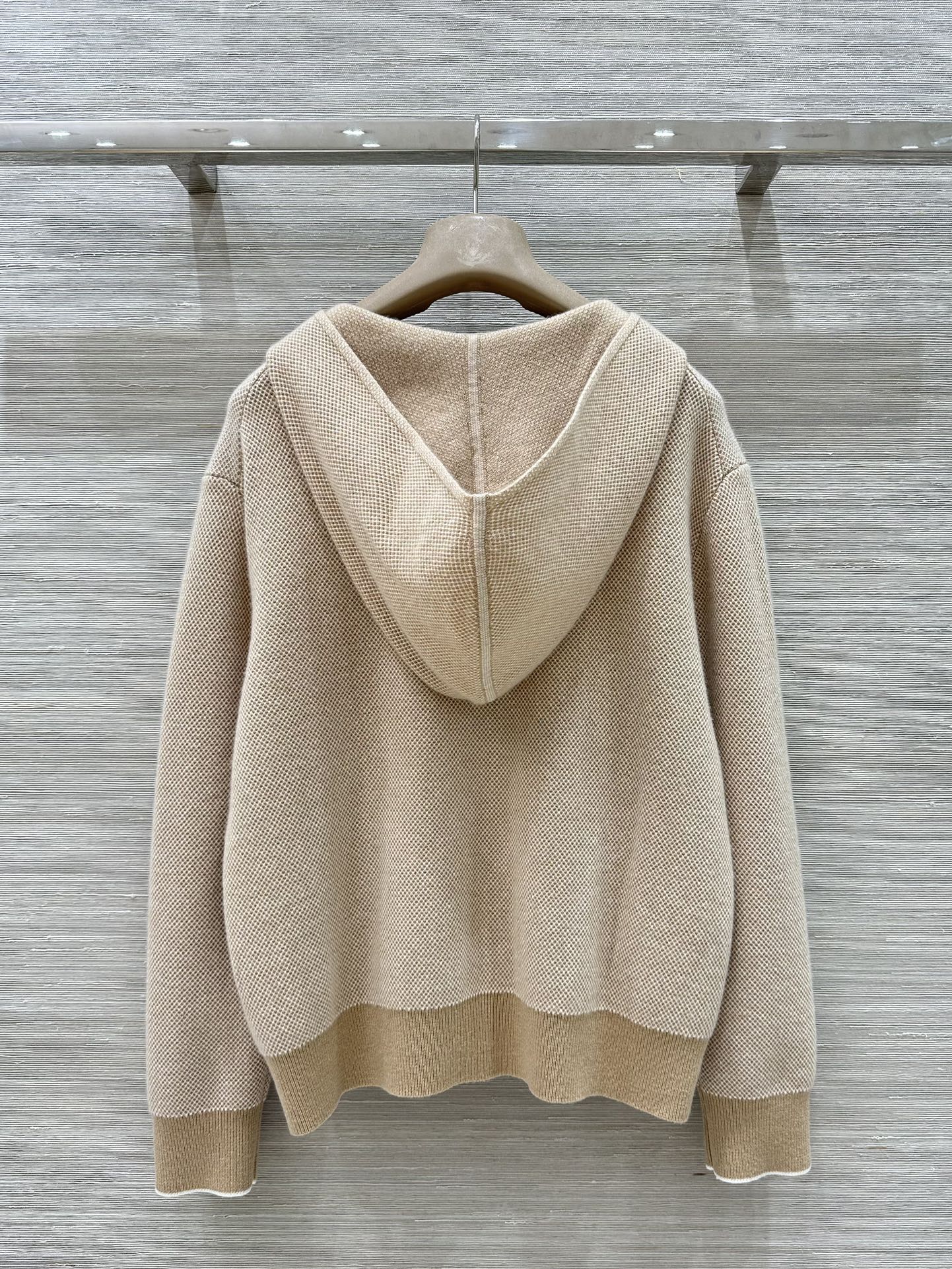 P2024 High-End Women’s Hoodie Suit with Quality Velvet Wire and Stylish Design - 图片 9