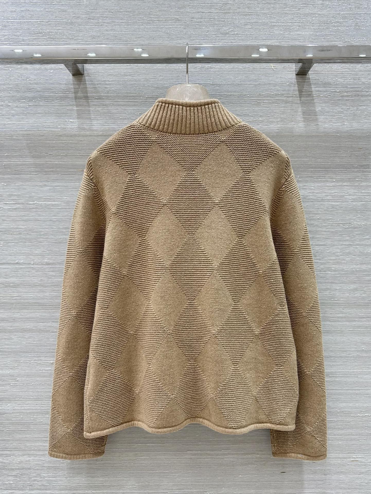 High-End Women’s Suit: P1909 One-Size-Fits-All Wool Suit with Cashmere Details - 图片 9