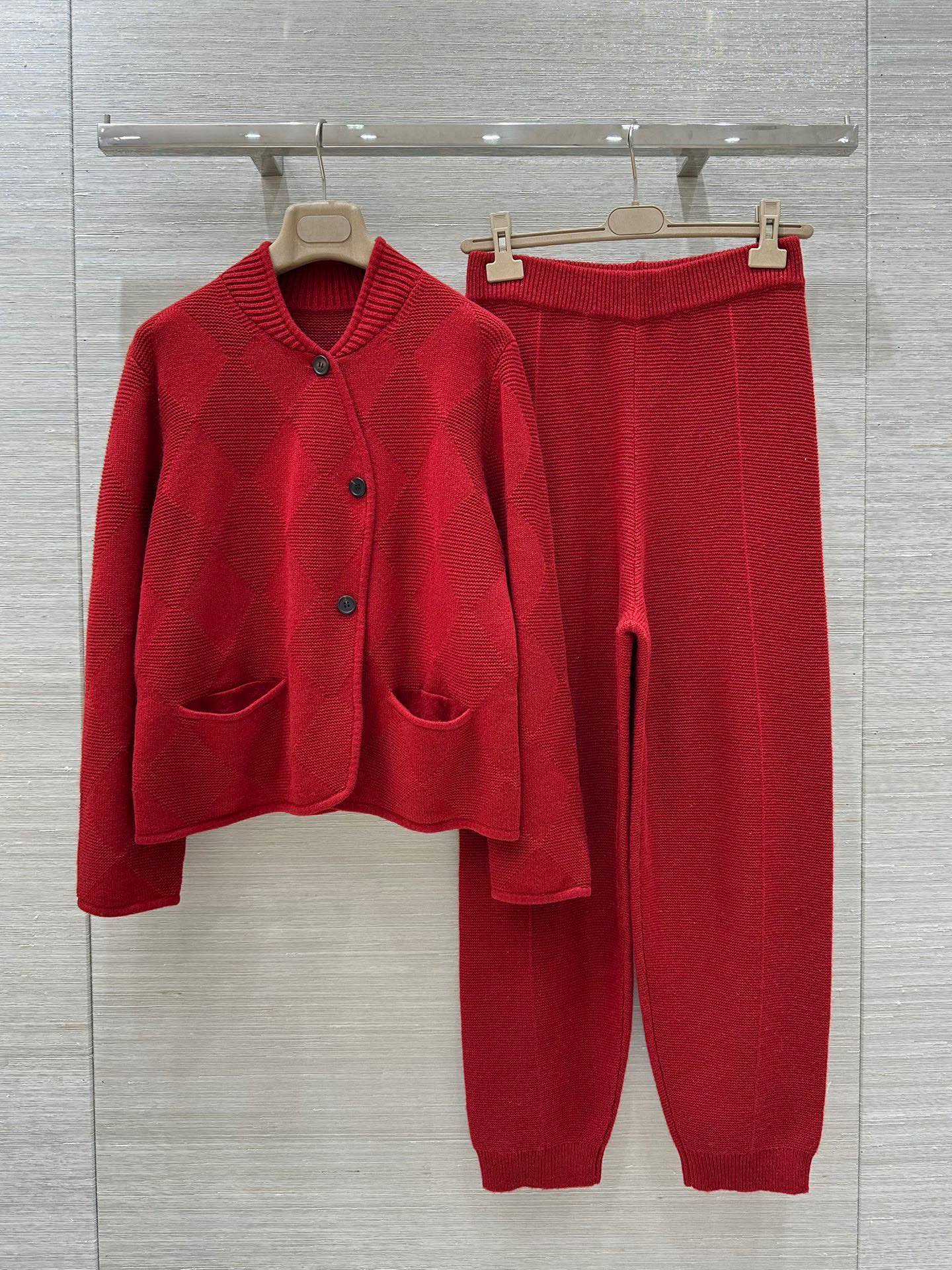 High-End Women’s Suit: P1909 One-Size-Fits-All Exclusive Wool Suit