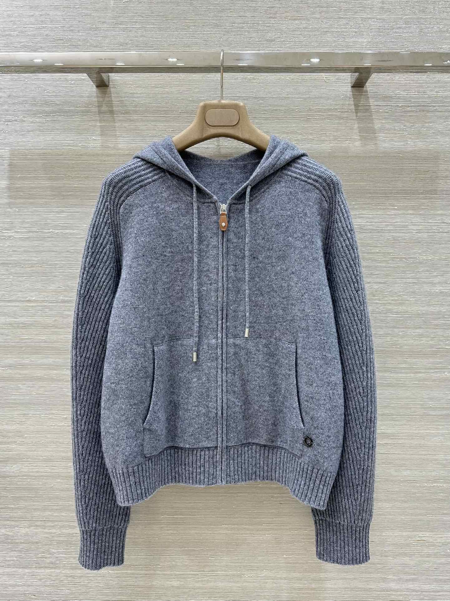 High-End Single-Quality Wool LP with Swiss Crocheting Process and Classic Zipper - 图片 2