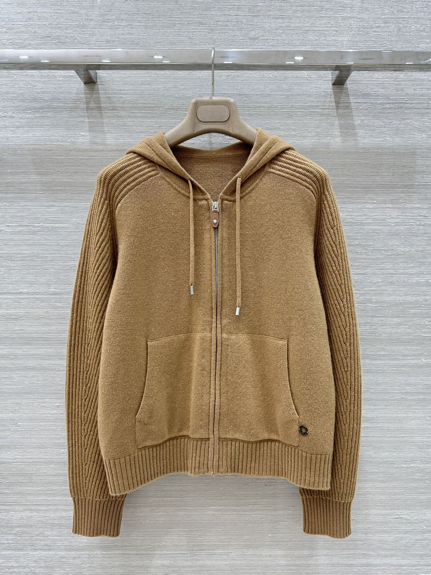 High-End Wool LP with Swiss Crocheting: Quality Control and Stylish Design - 图片 2