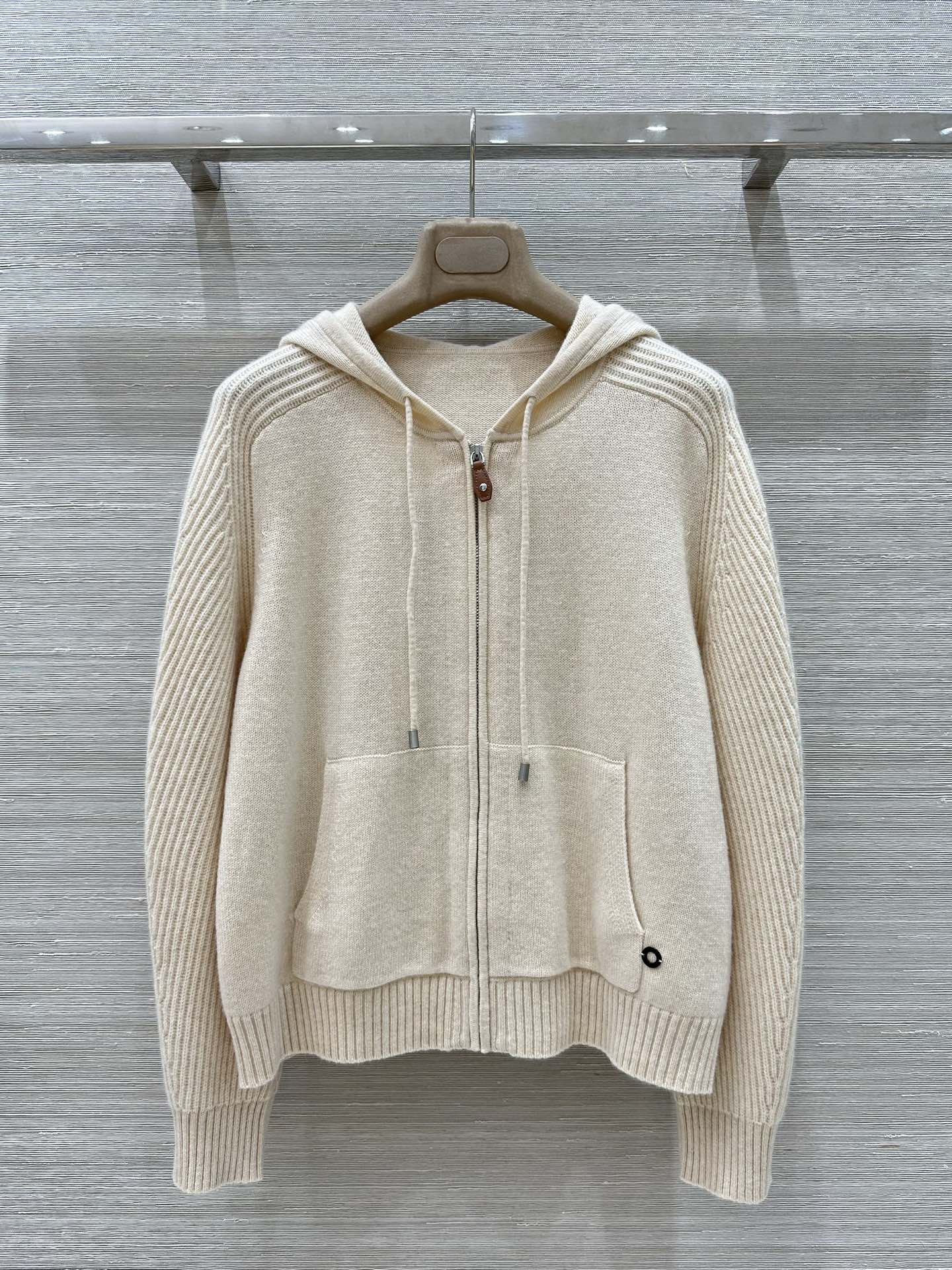 Luxurious Autumn Wool LP with High-End Quality Control and Stylish Swiss Crocheting - 图片 2