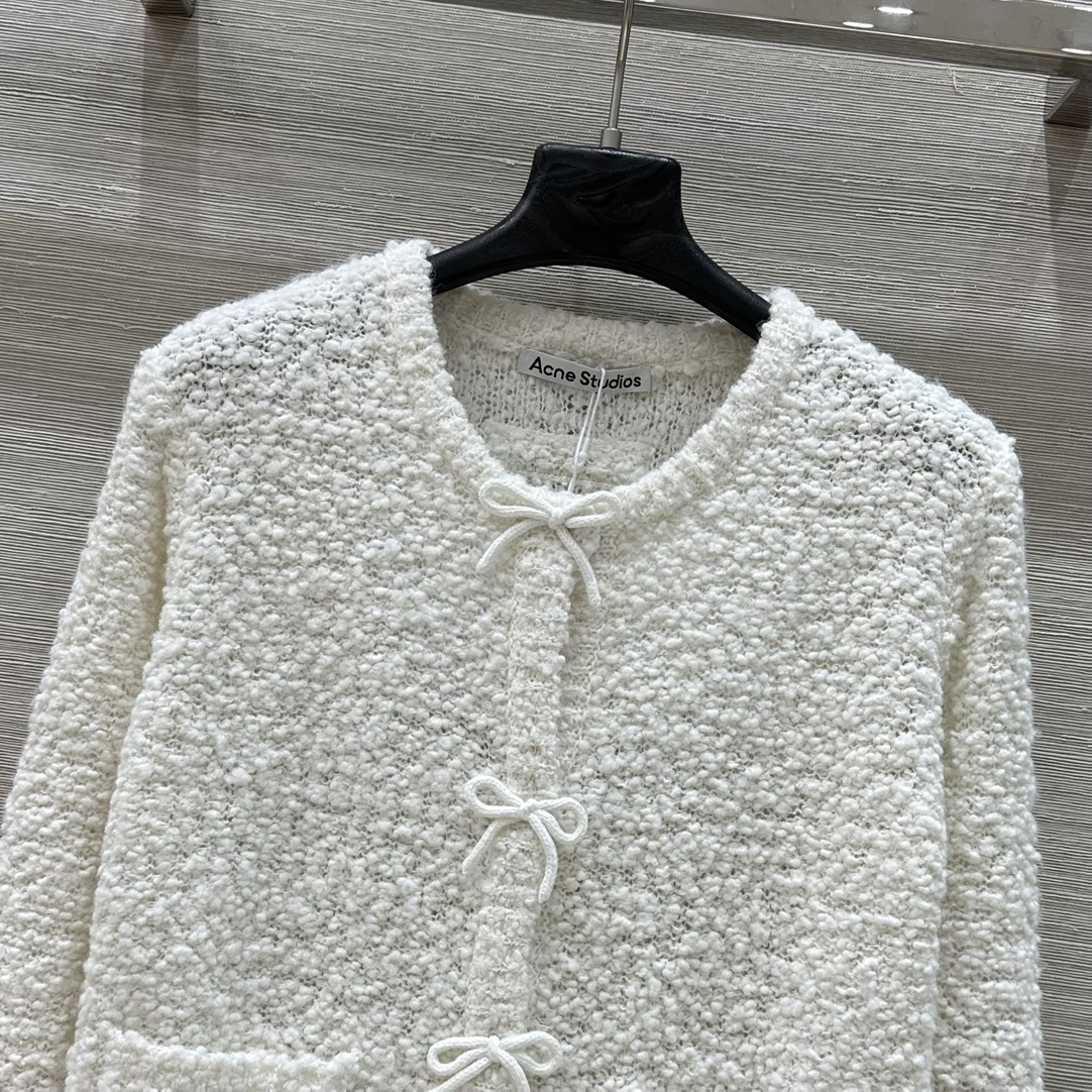 “YB Custom Velvet Suit: Acne 25 New Autumn Collection Review” - 图片 2
