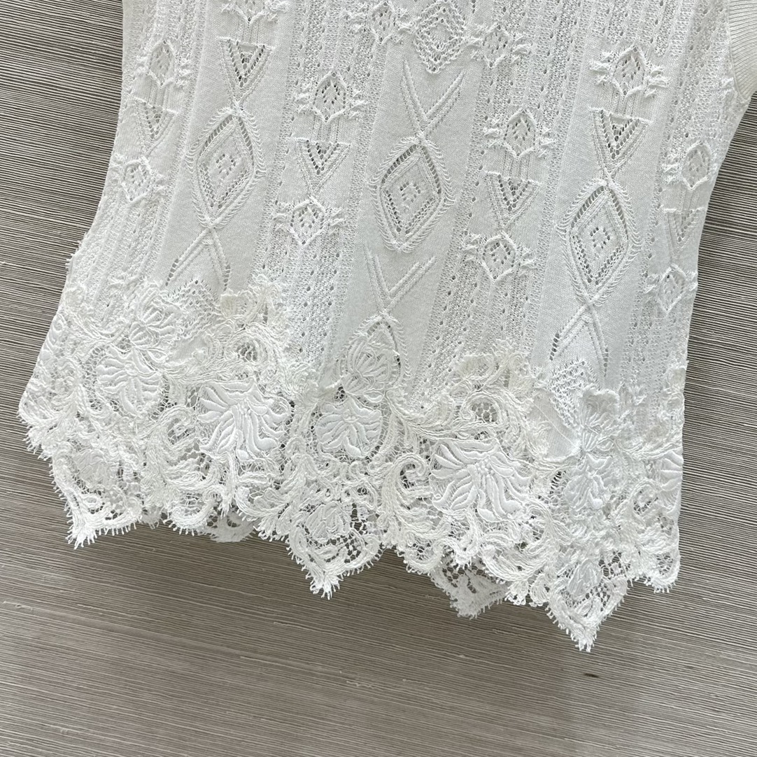 “Exclusive Superman Wool Vest with Lace Details for Fashionable Heavy-Worker” - 图片 5