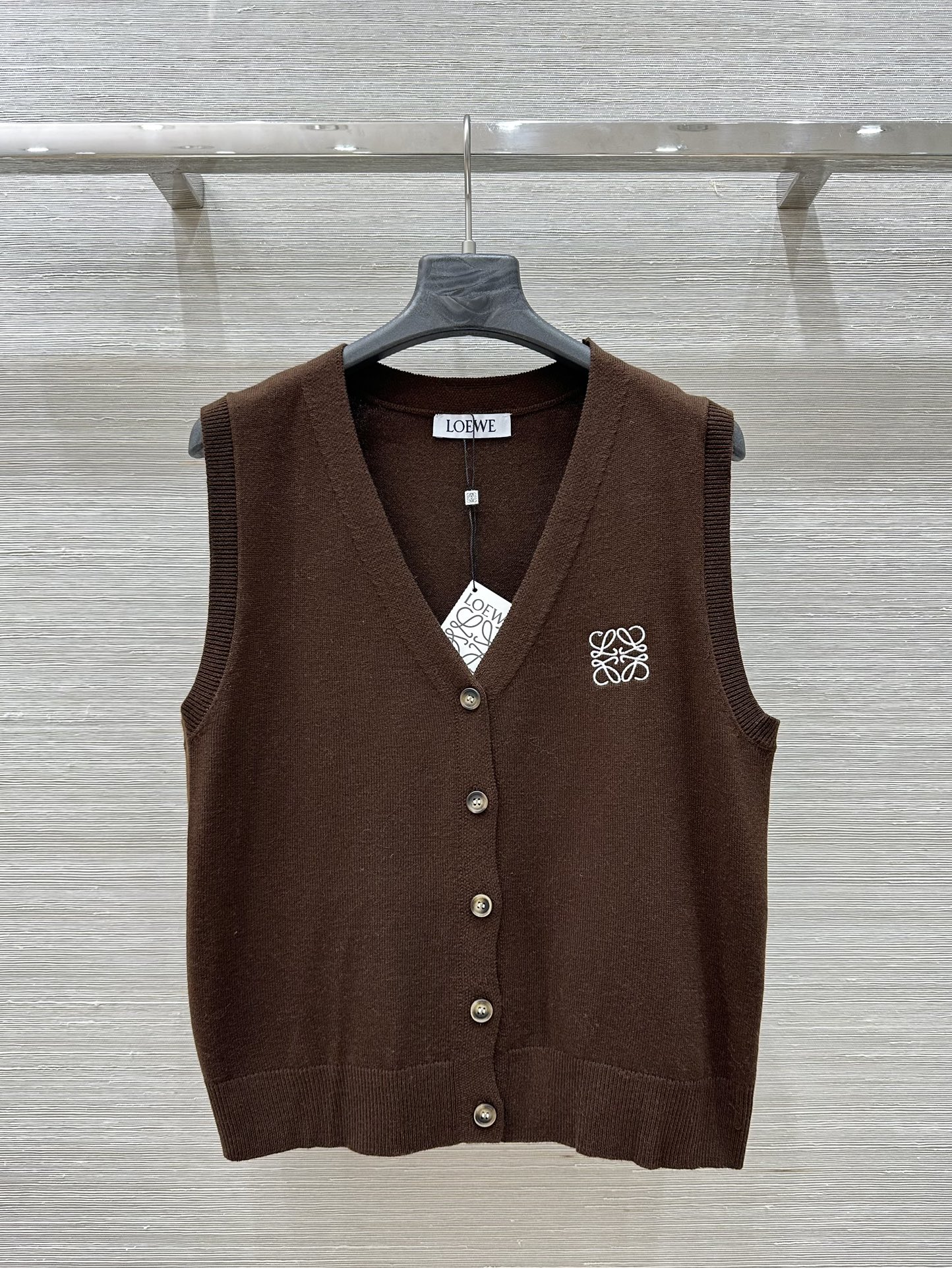 P684 Women’s Suit: Classic French Palace Style with Custom Embroidery - 图片 2