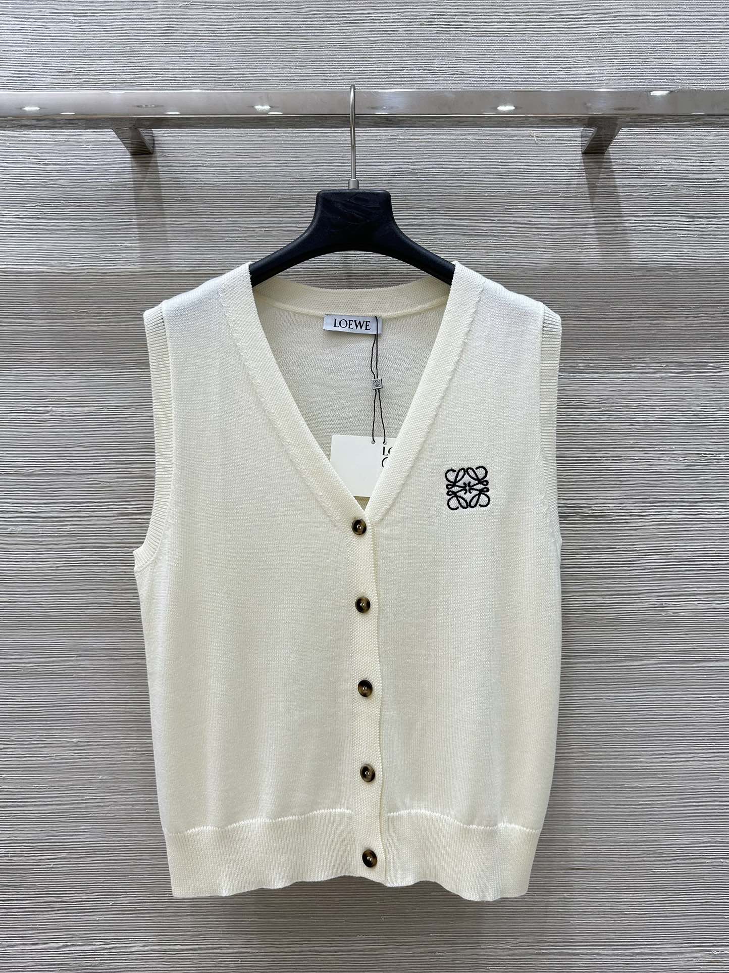 P684 Woman’s Suit: Classic Logo Embroidery, French Palace Wind, Custom Design. - 图片 2
