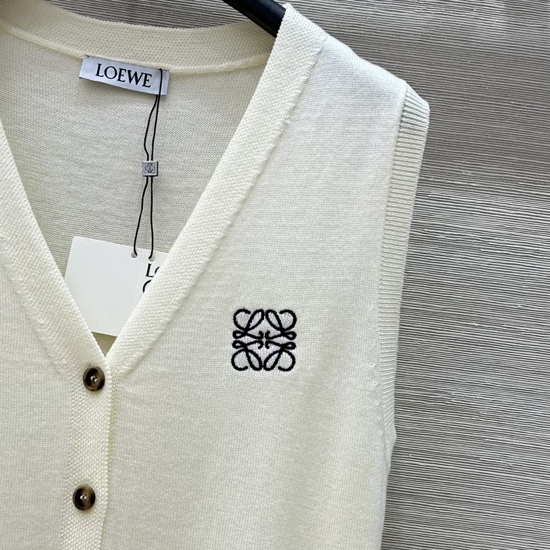P684 Woman’s Suit: Classic Logo Embroidery, French Palace Wind, Custom Design. - 图片 5