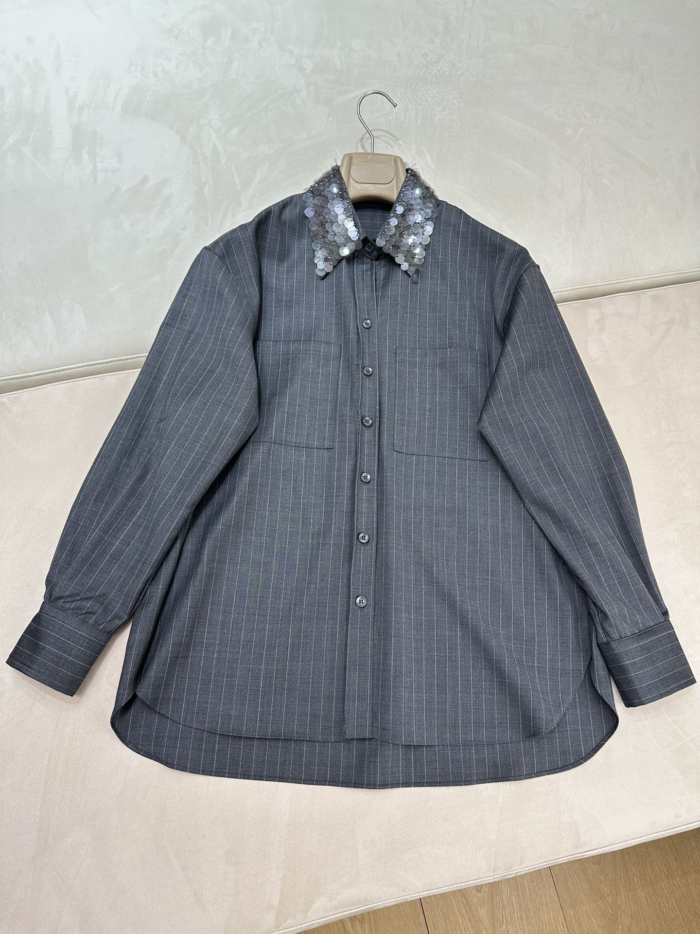 High-End Hand-Made B.C. Suit with Classic Design and Wool Fabric - 图片 3