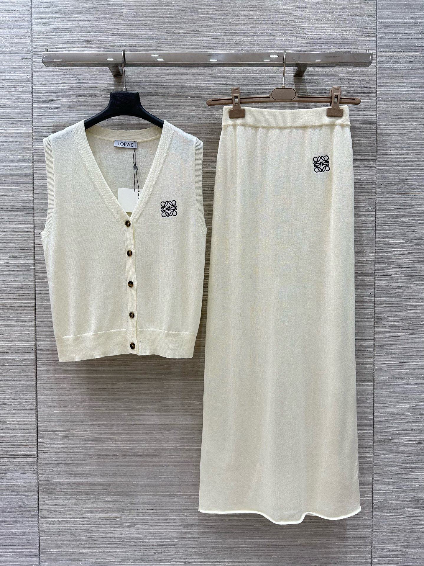P684 Woman’s Suit: Classic Logo Embroidery, French Palace Wind, Custom Design. - 图片 1