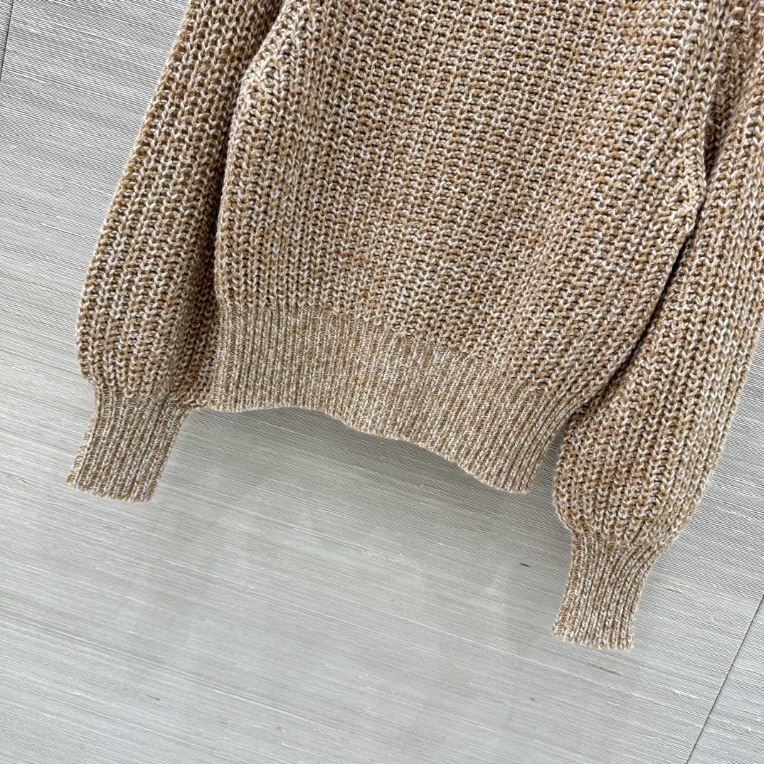 Fashion Review: P1152 Women’s Suit with High-Quality Wool and Fur. Classic, chic design for fall/winter. - 图片 6